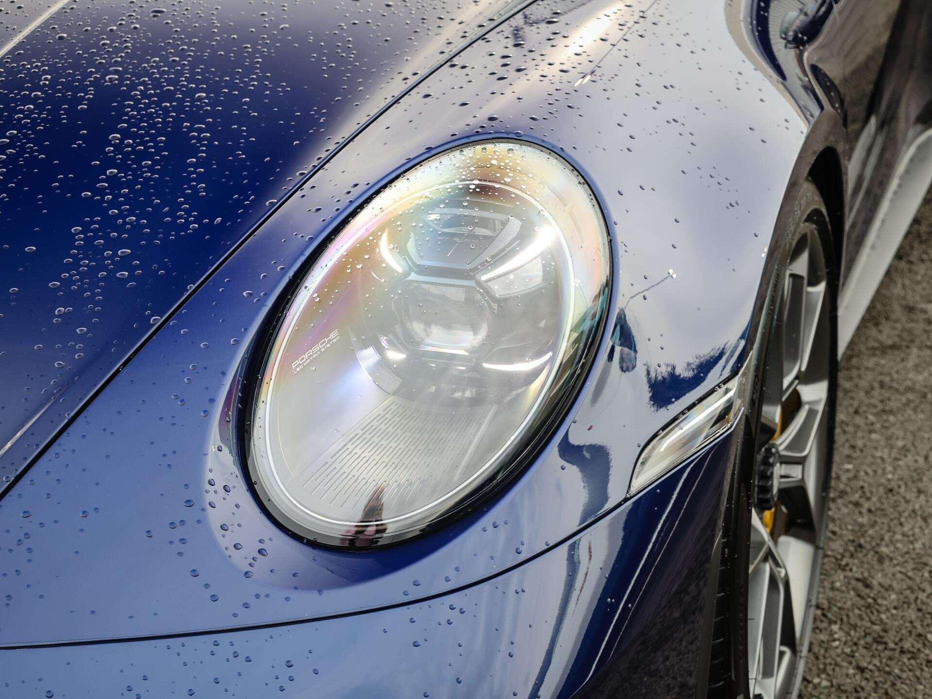 Porsche 911 view 29