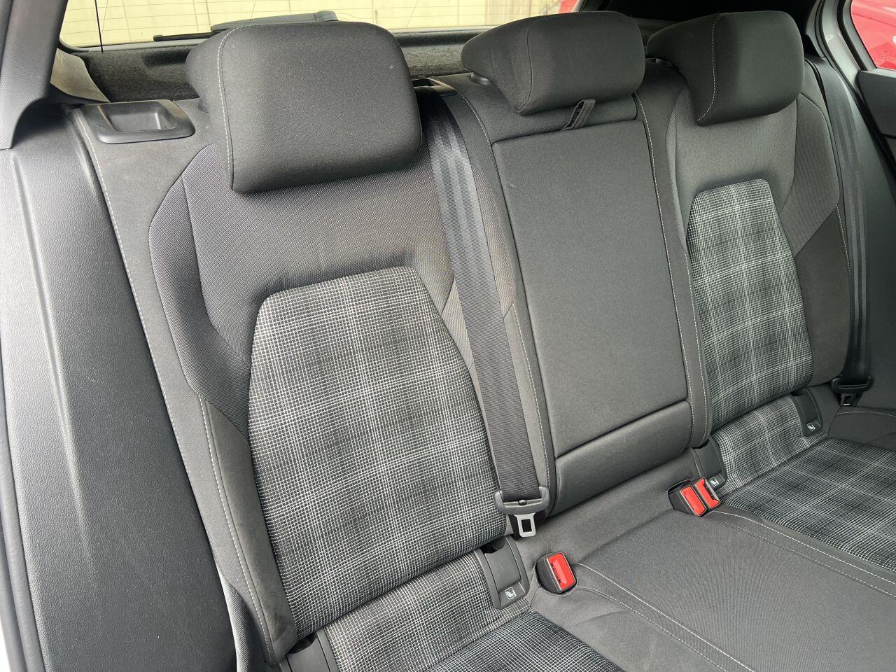 Volkswagen Golf view 19