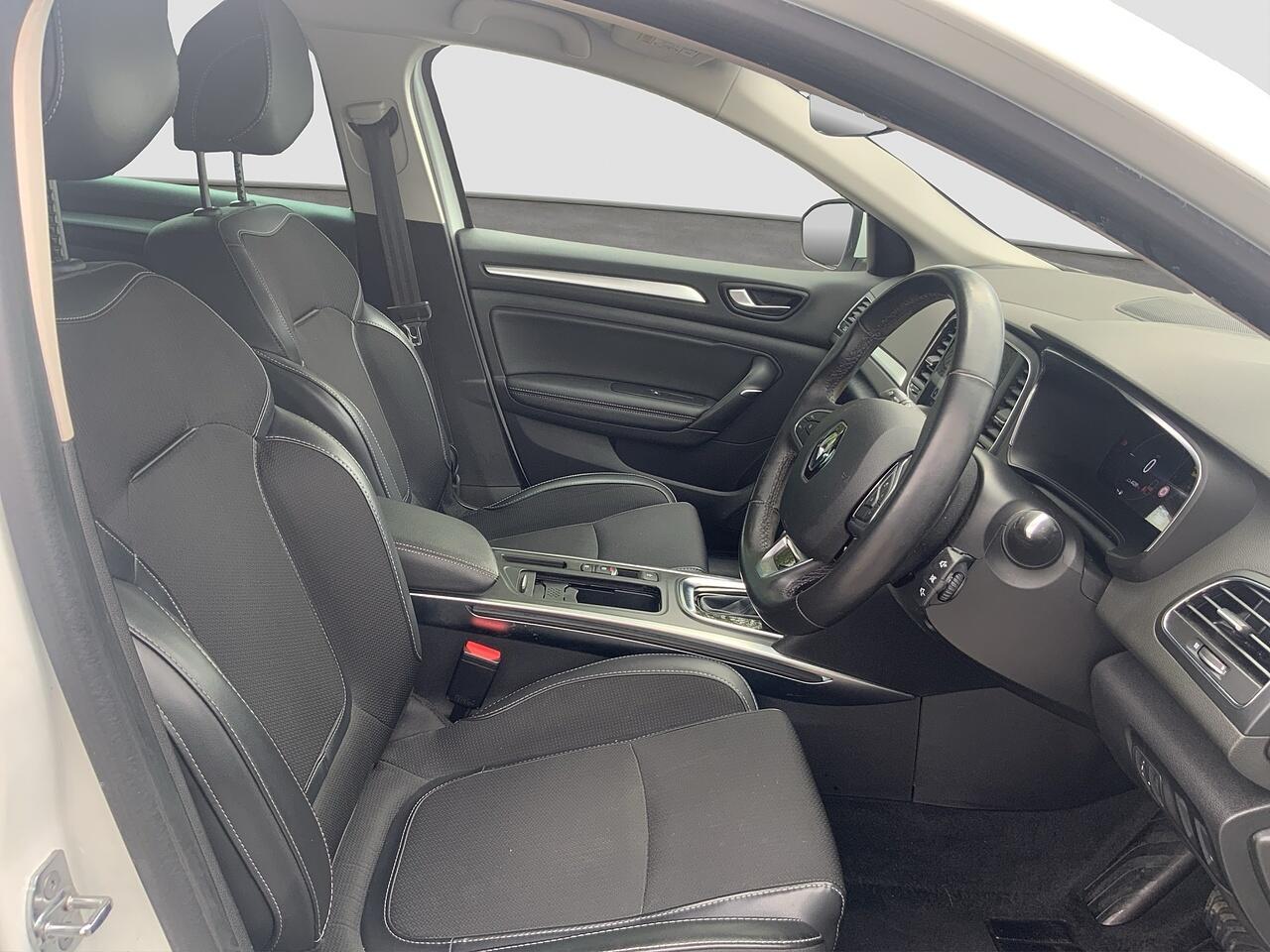Renault Megane view 11