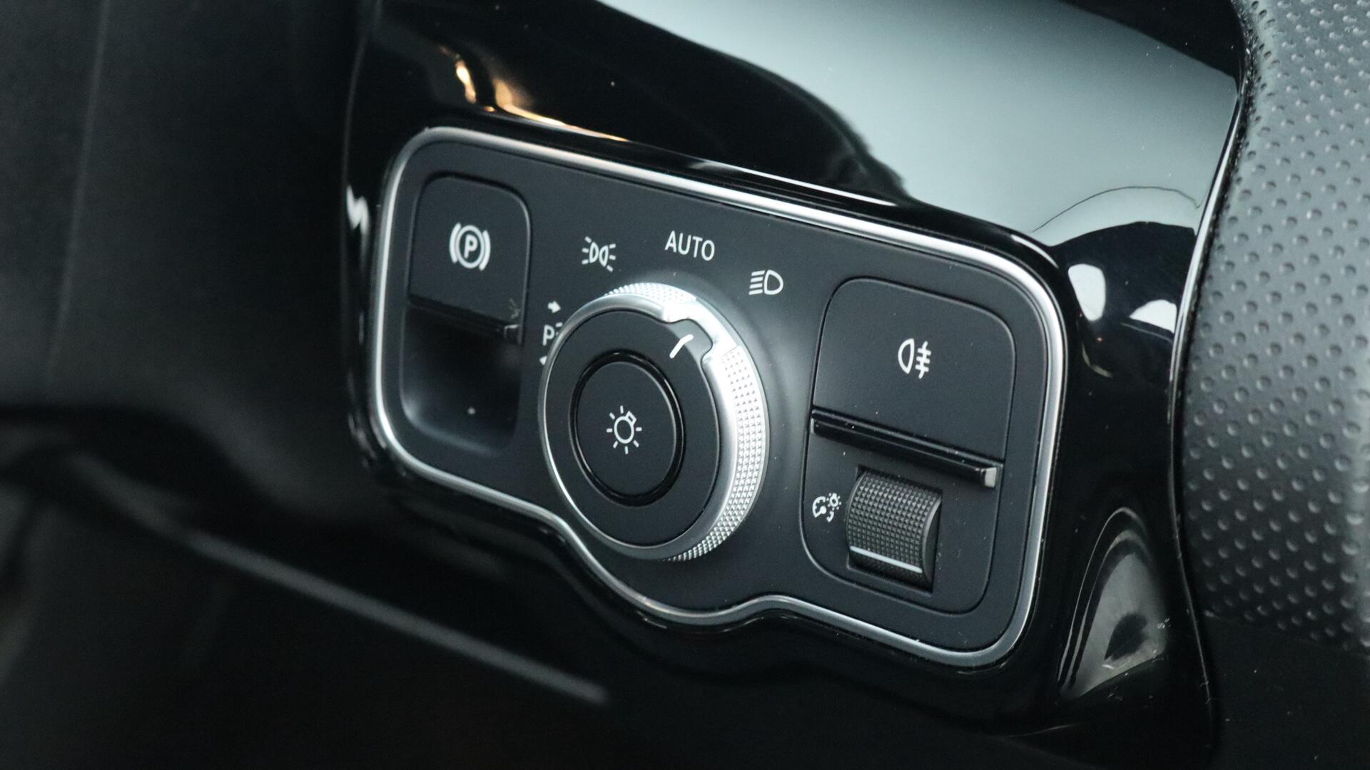 Mercedes-Benz A-Class view 32
