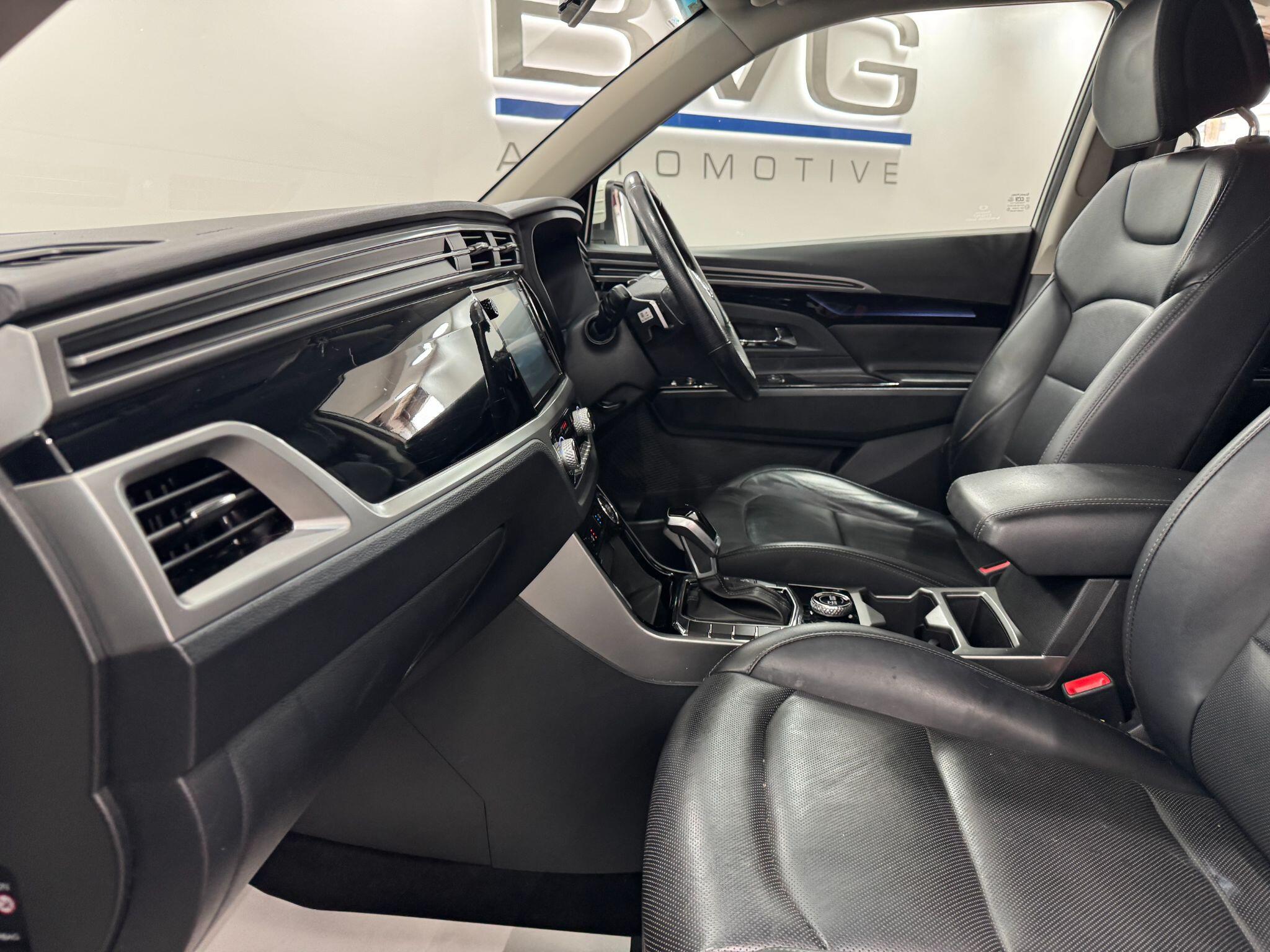 KGM Korando view 45