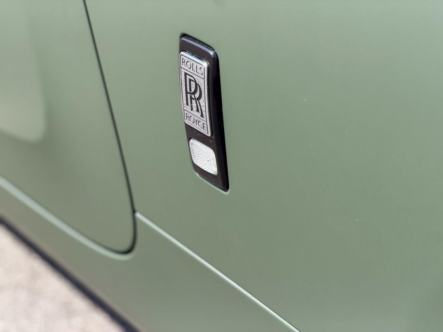 Rolls-Royce Wraith view 16