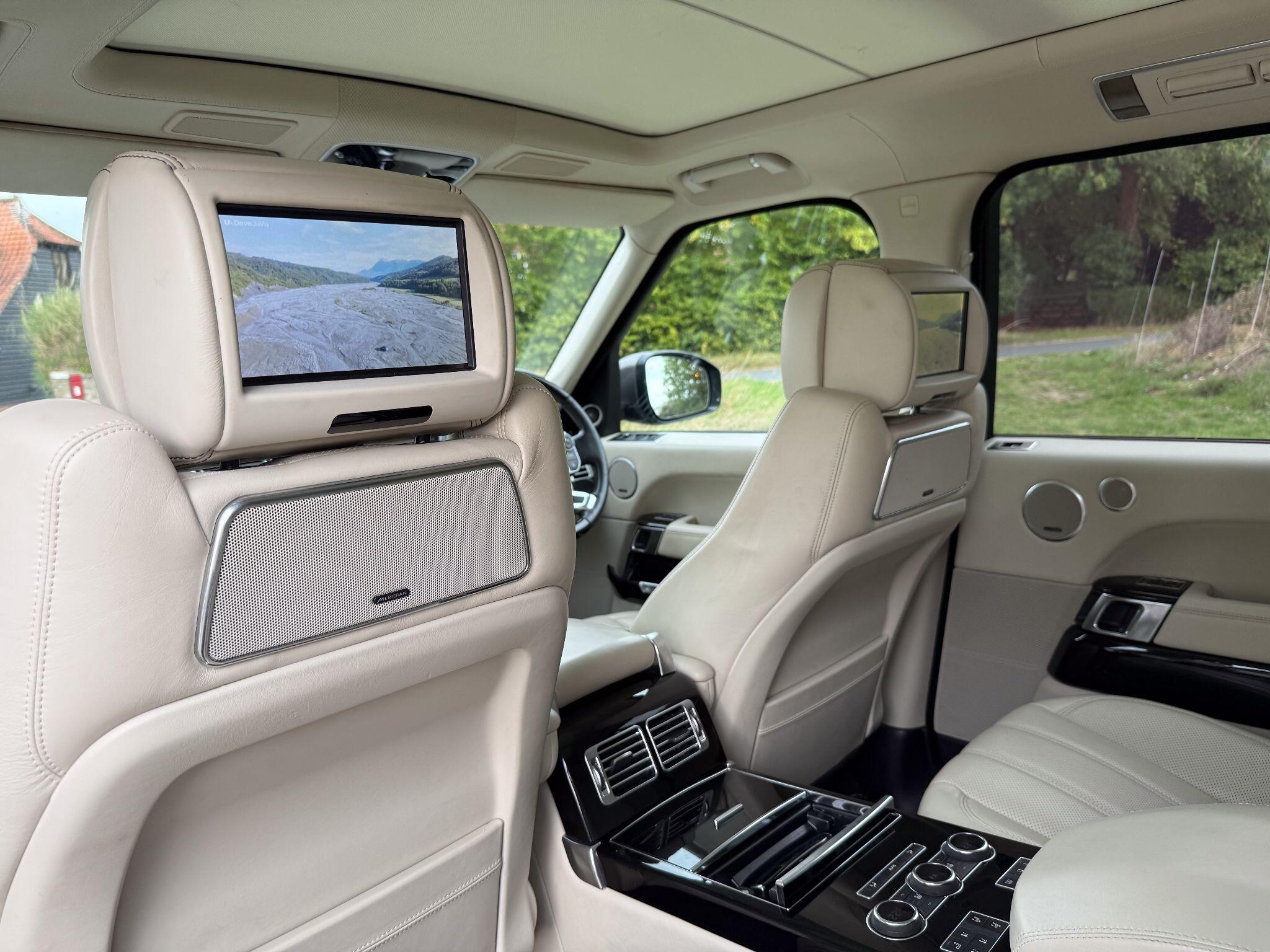 Land Rover Range Rover view 21