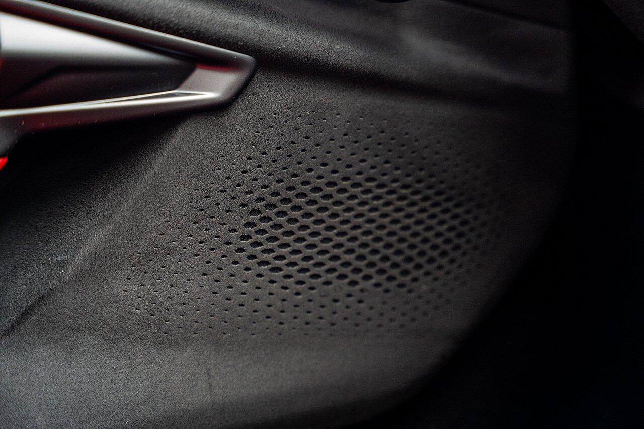 Lamborghini Revuelto view 90