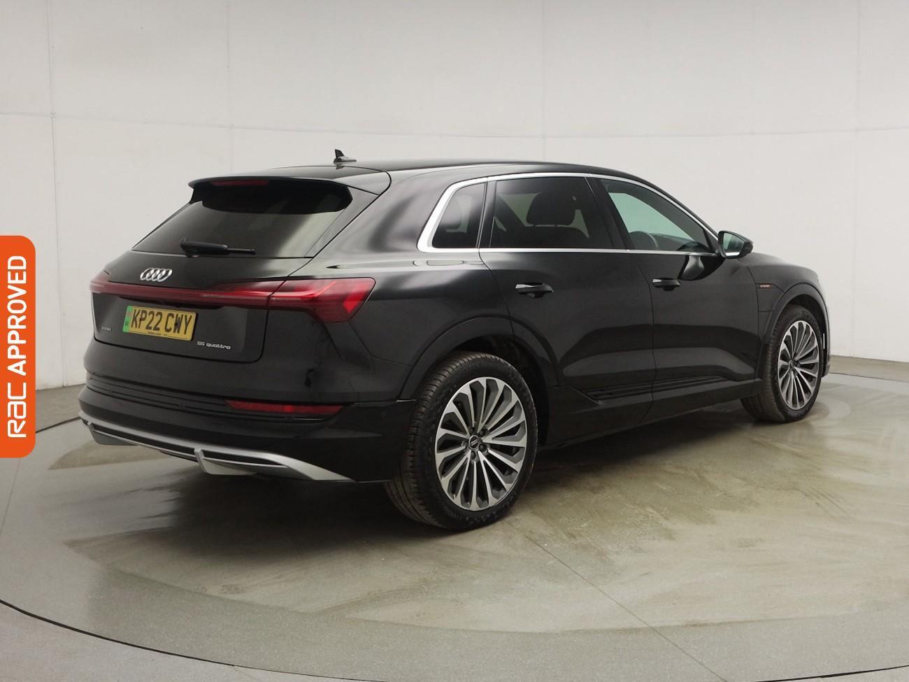 Audi E-Tron view 34