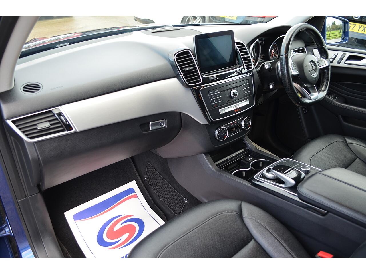 Mercedes-Benz Gle view 18