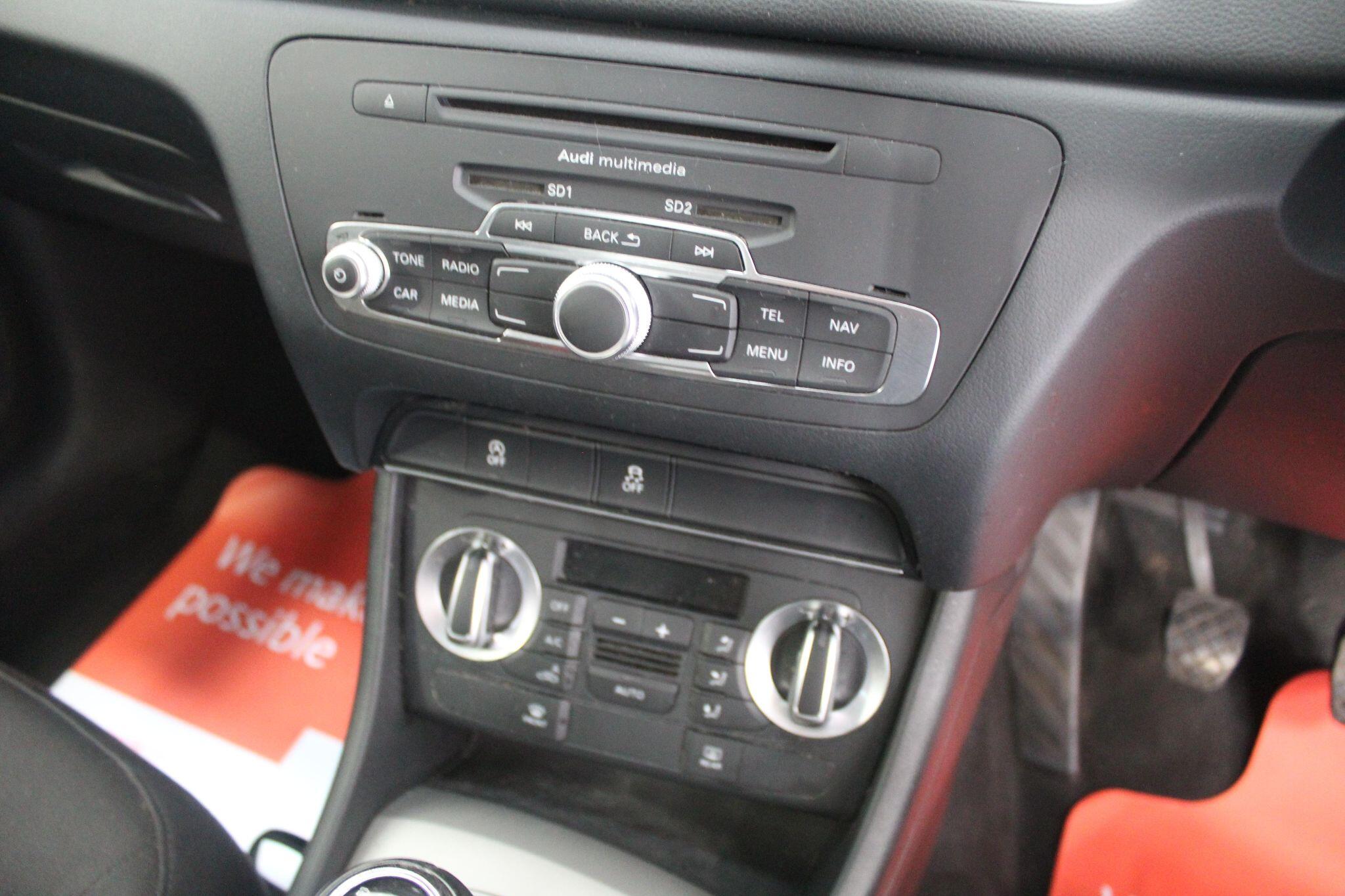 Audi Q3 view 39