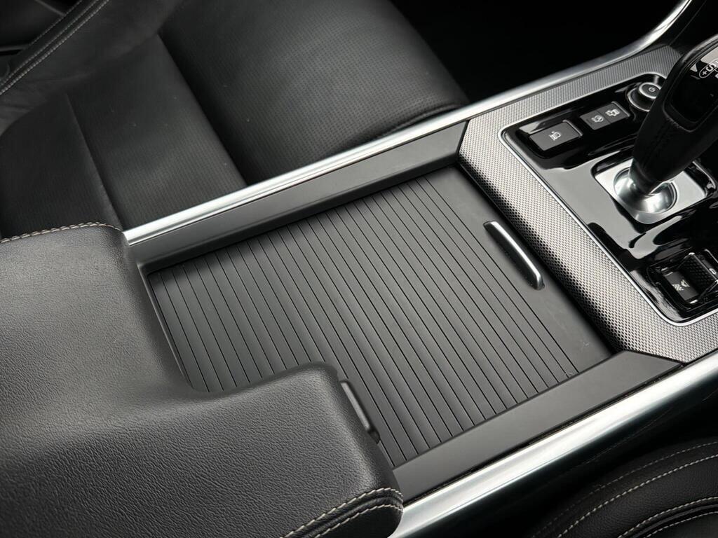 Jaguar XE view 43