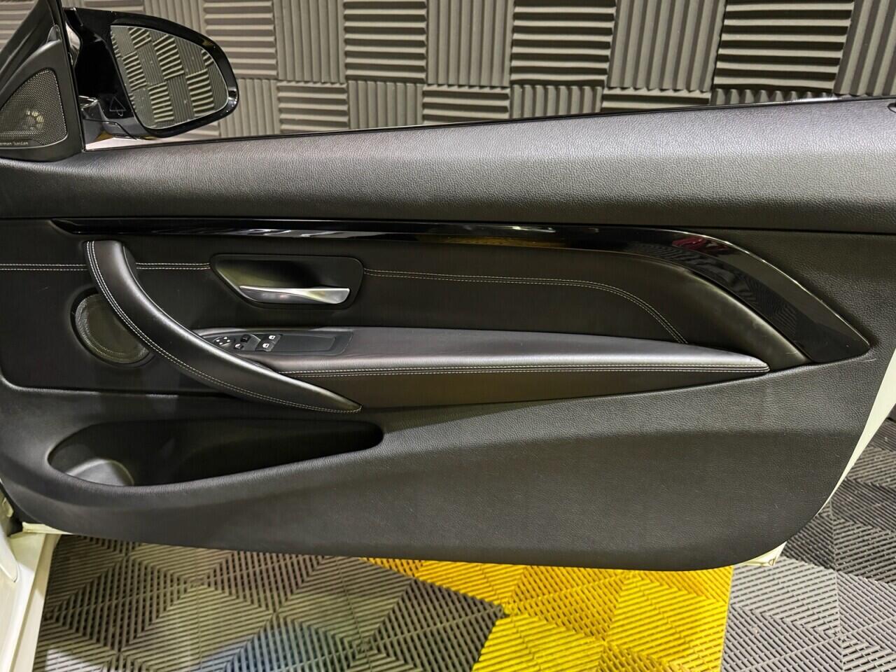 BMW M4 view 24