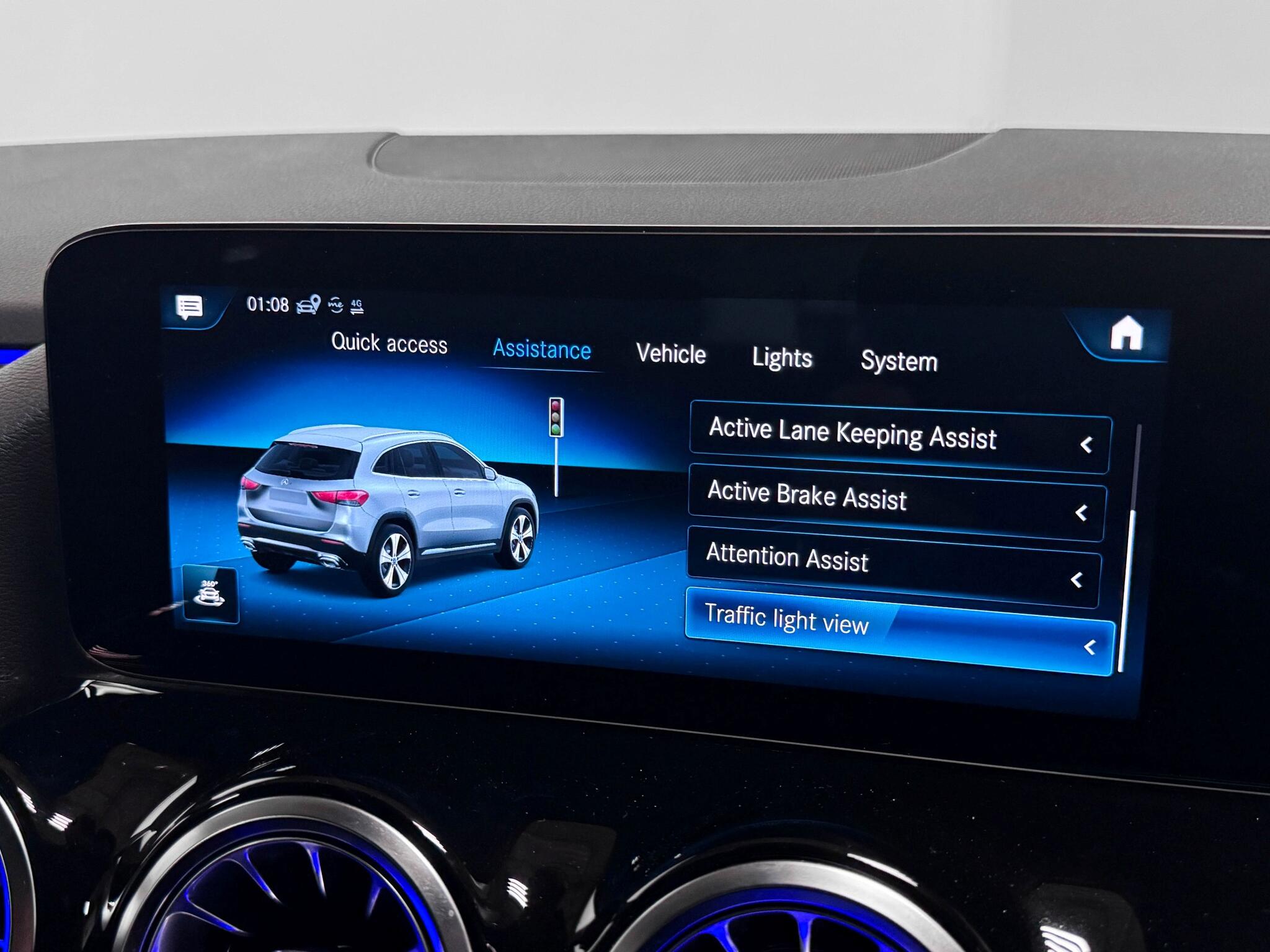 Mercedes-Benz Gla view 55