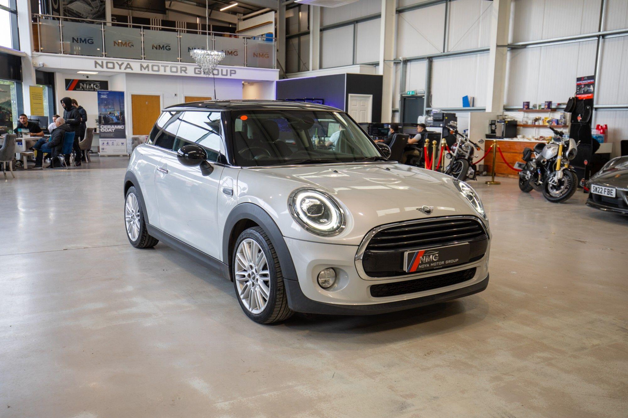 Mini Hatch view 9