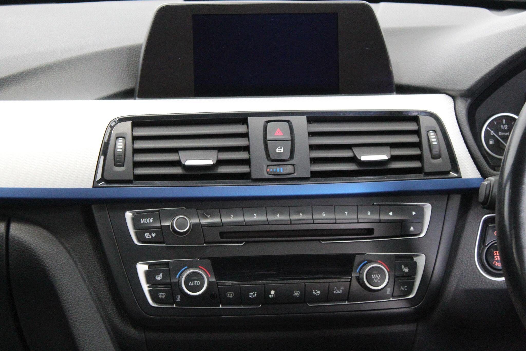 BMW 3 Series view 32
