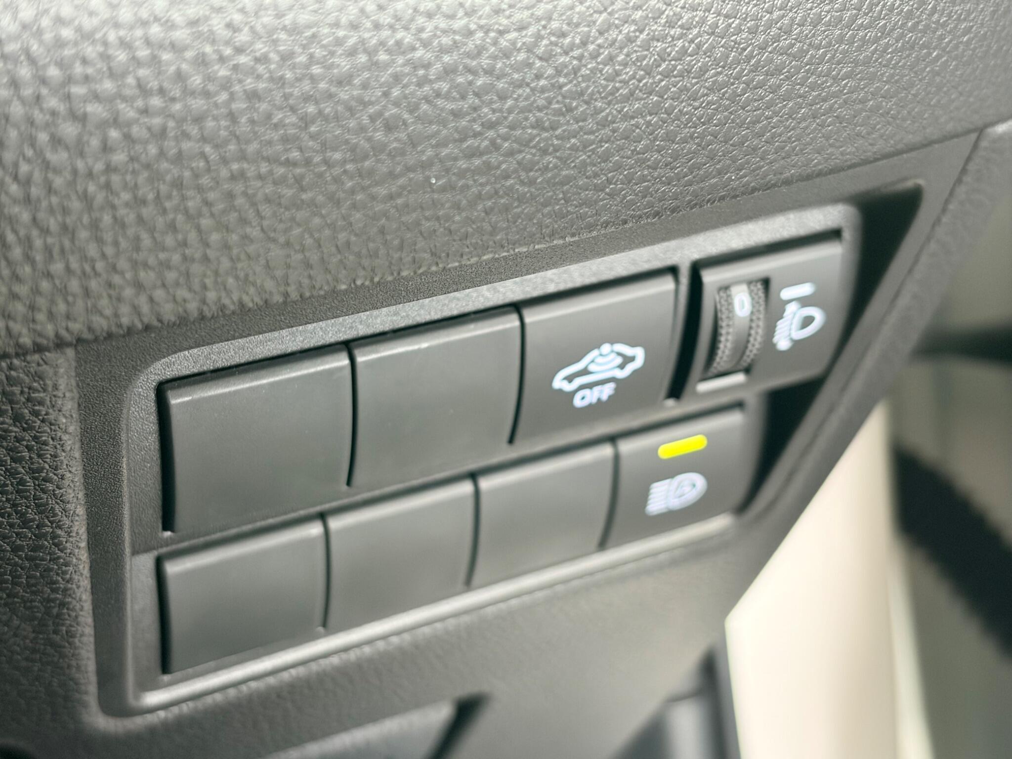 Toyota Yaris view 16
