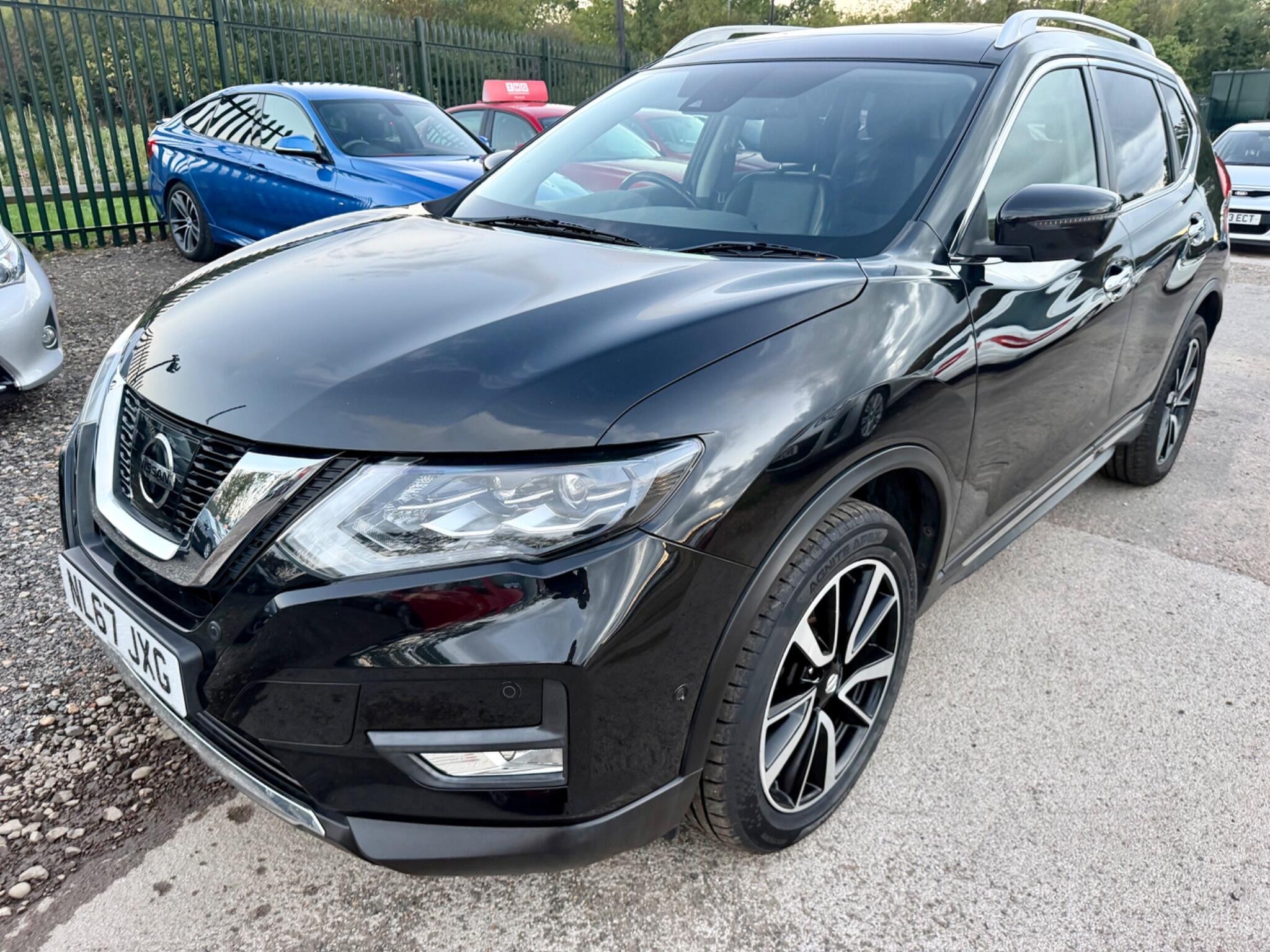 Nissan X-Trail view 7