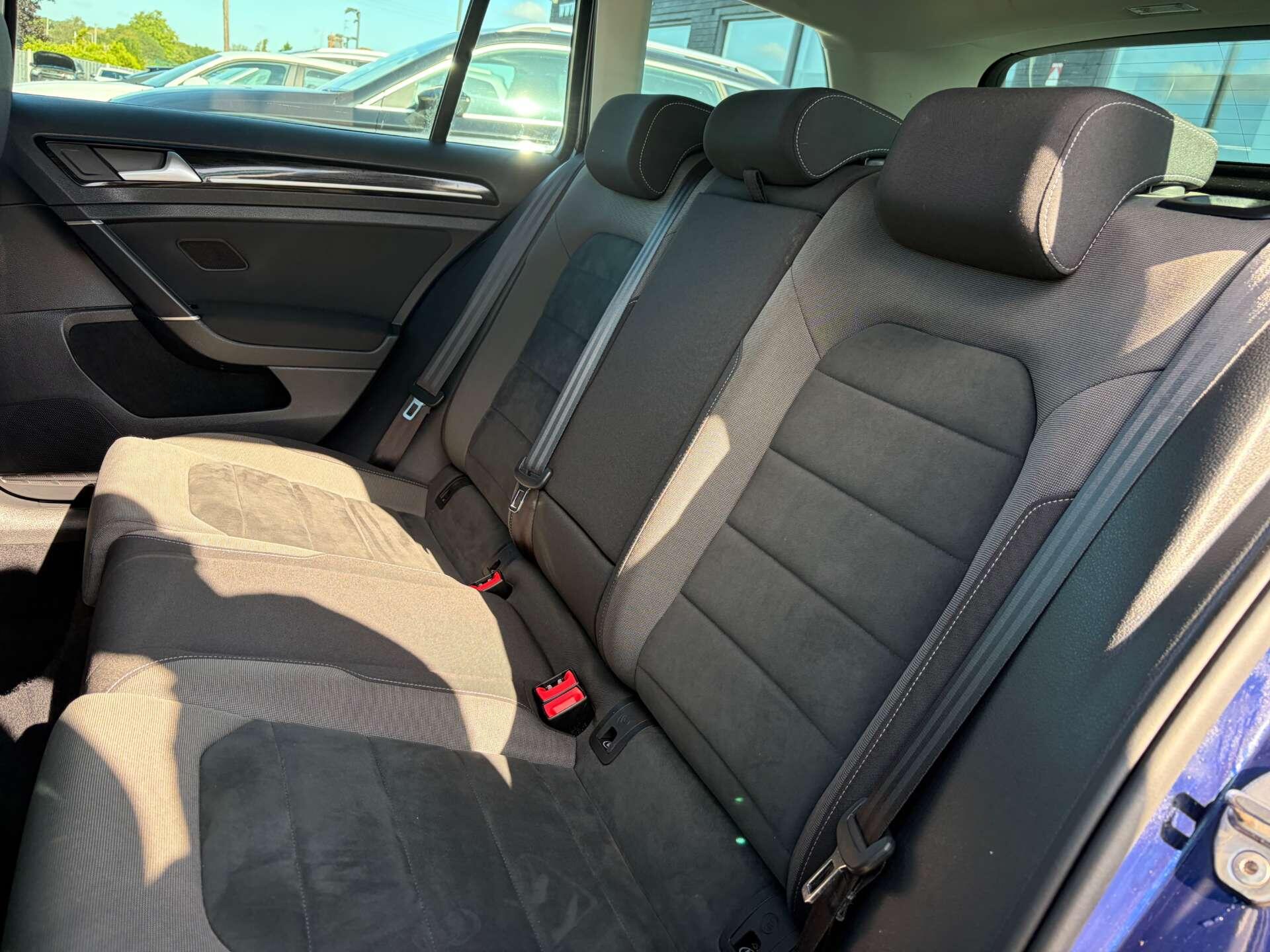 Volkswagen Golf view 22