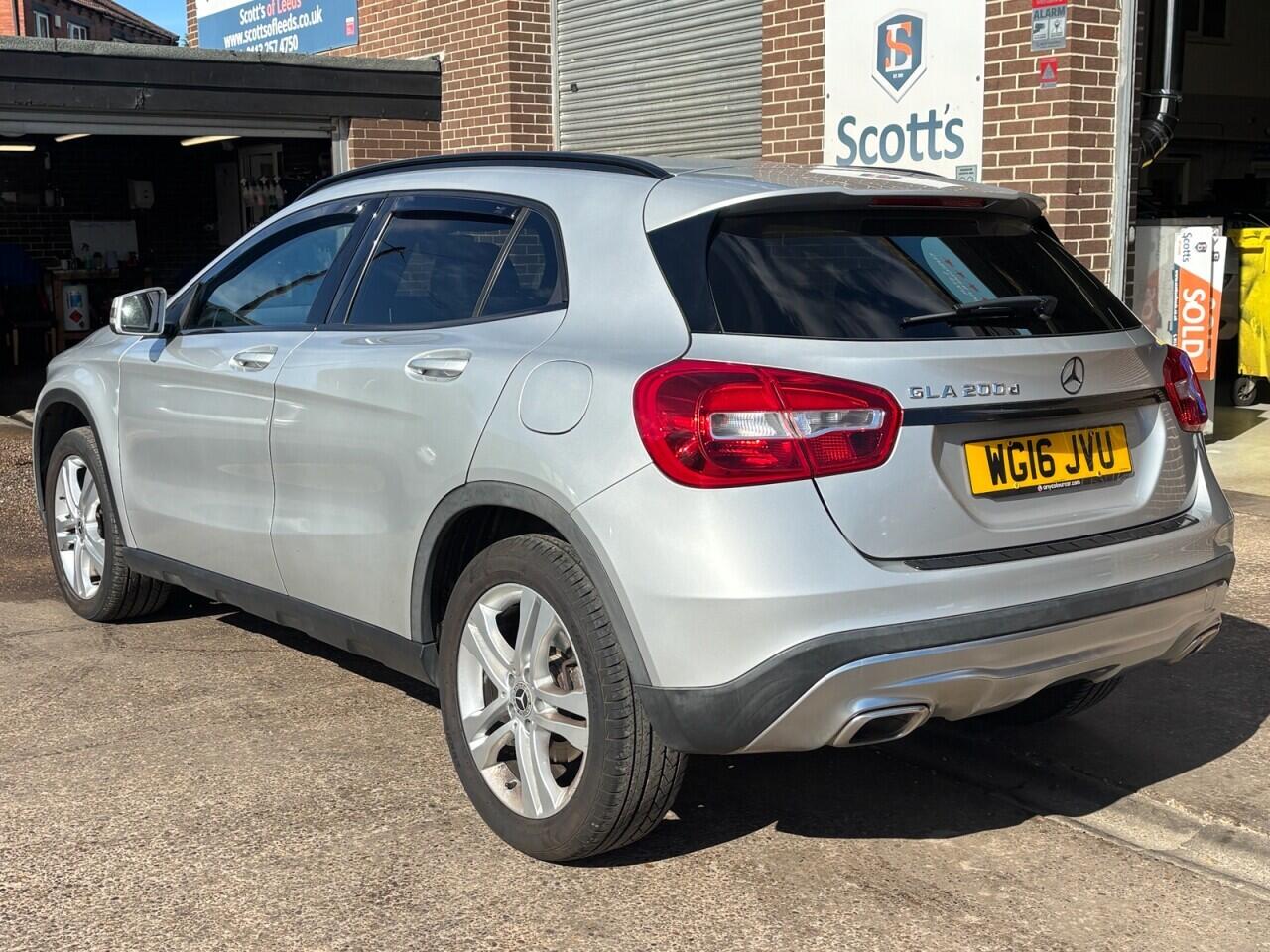 Mercedes-Benz Gla view 5