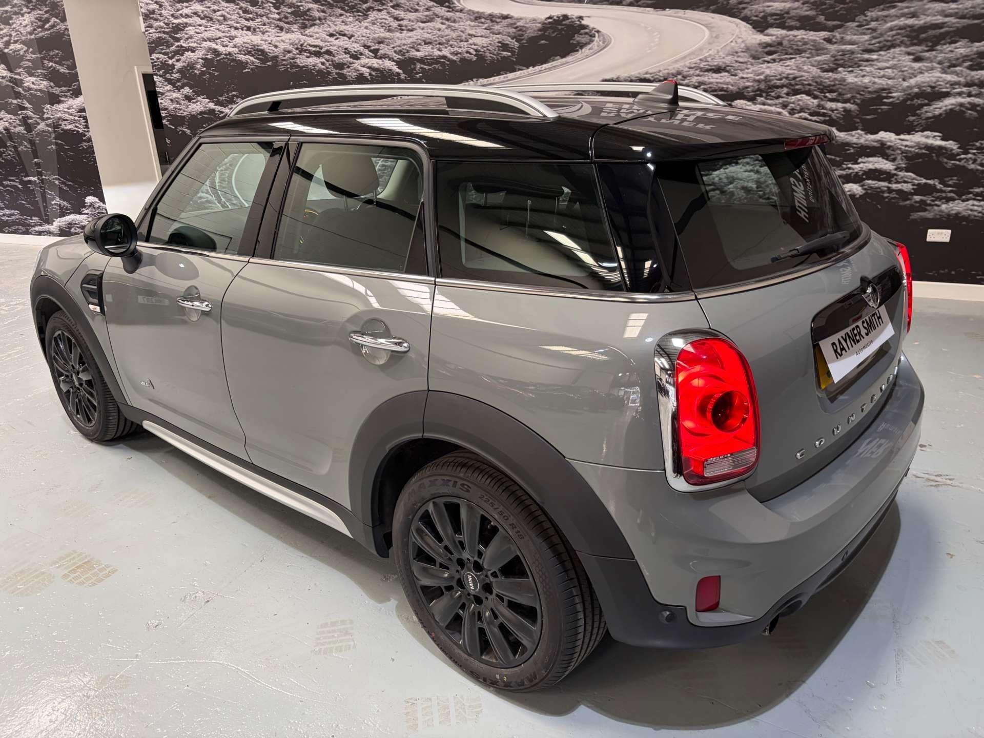 Mini Countryman view 8