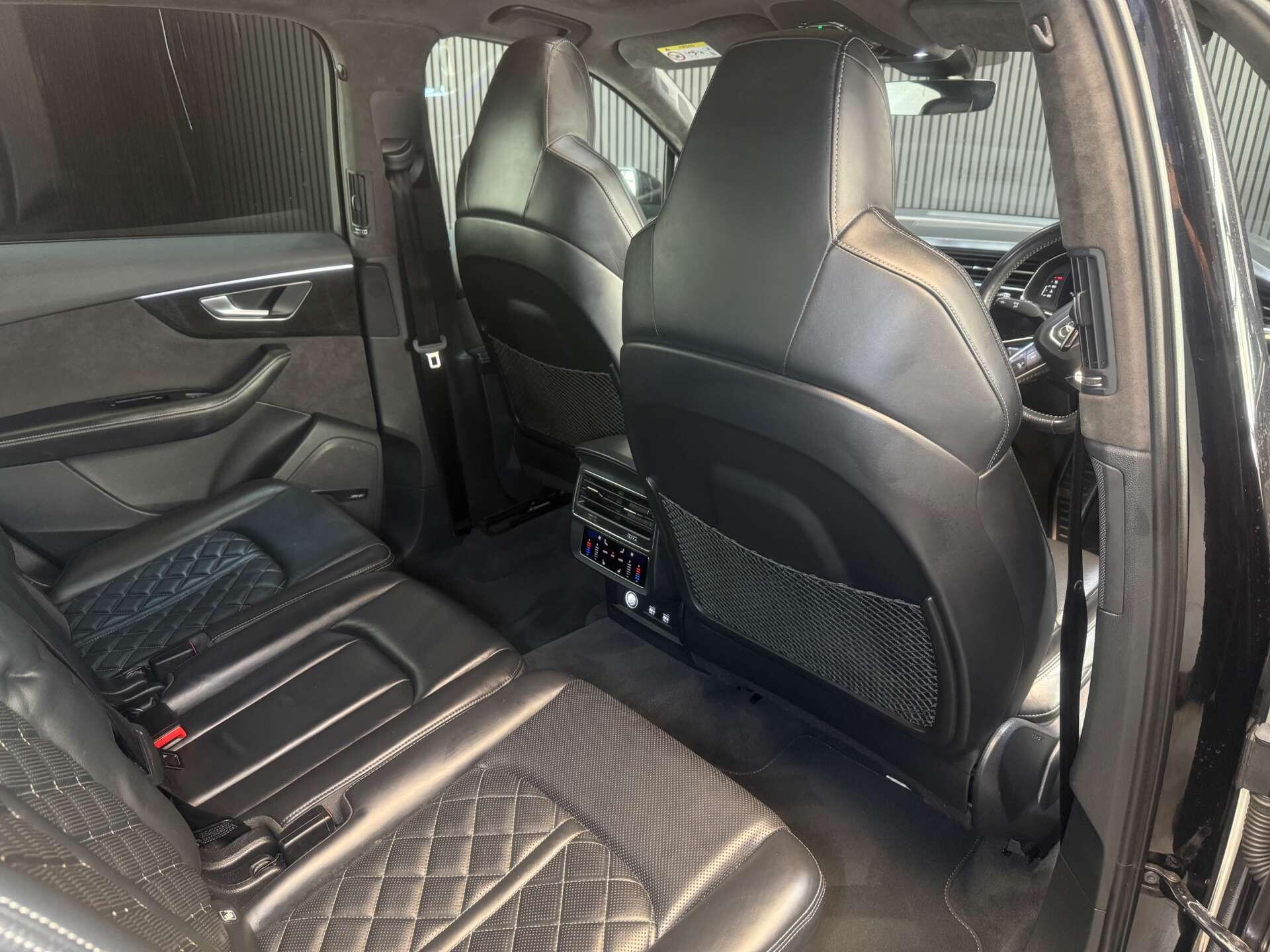 Audi SQ7 view 21