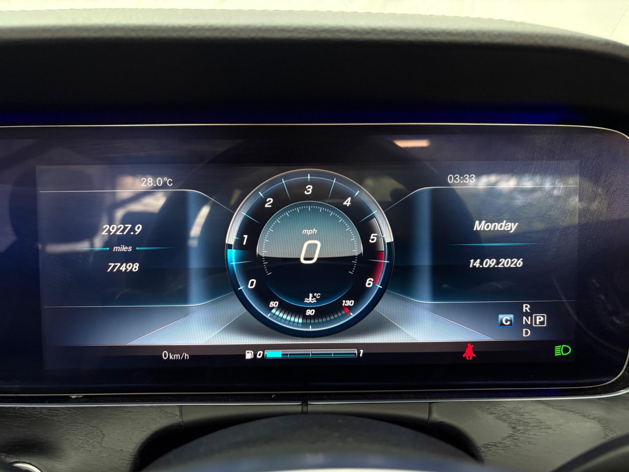 Mercedes-Benz E-Class view 40