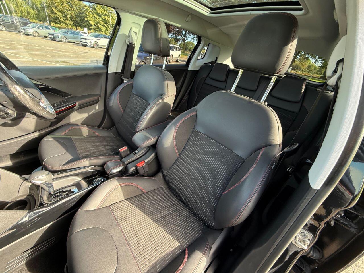 Peugeot 2008 view 8