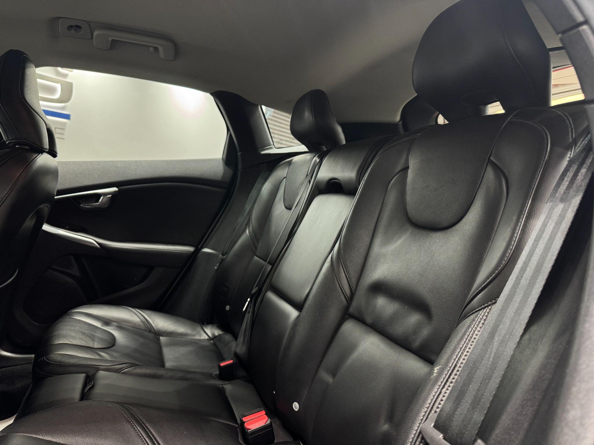 Volvo V40 view 45