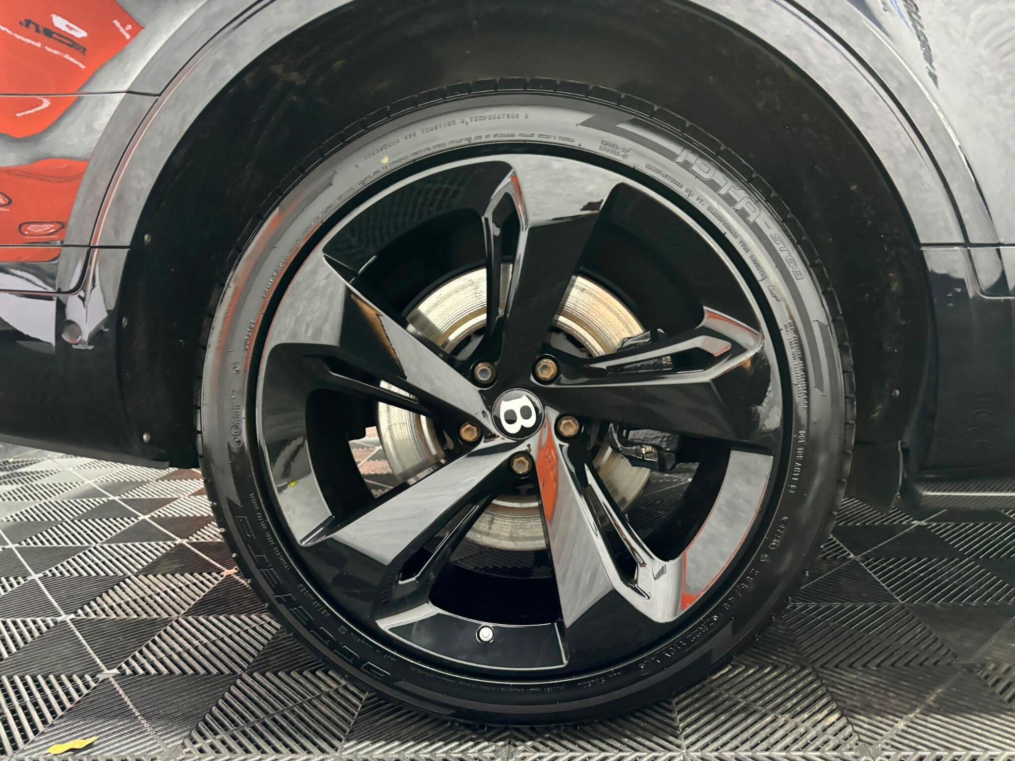 Bentley Bentayga view 46