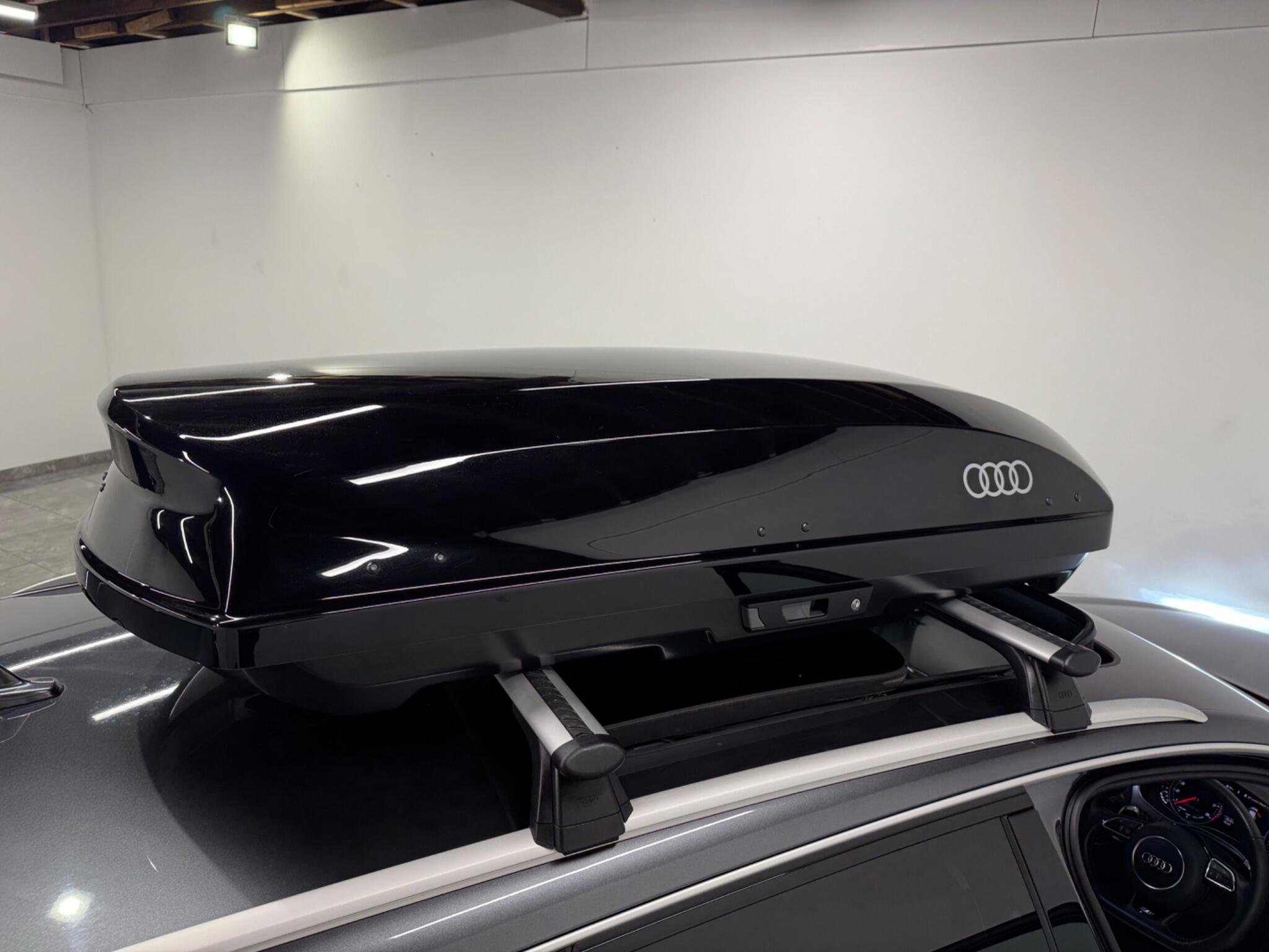 Audi RS6 view 24
