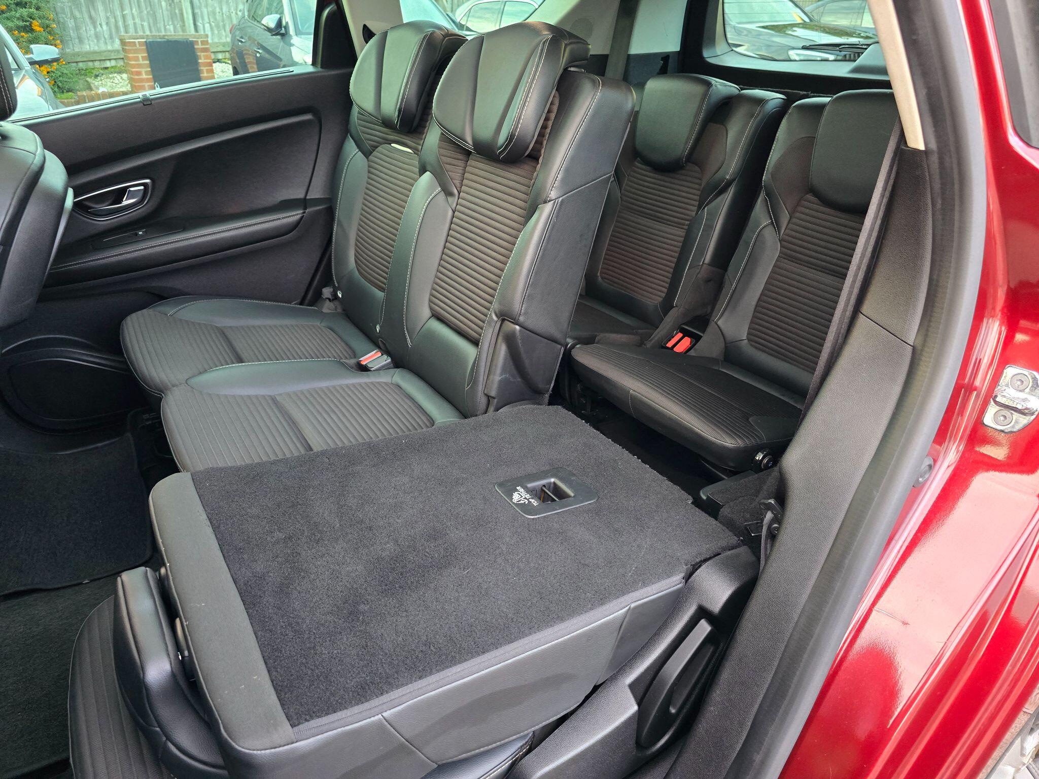 Renault Grand Scenic view 3