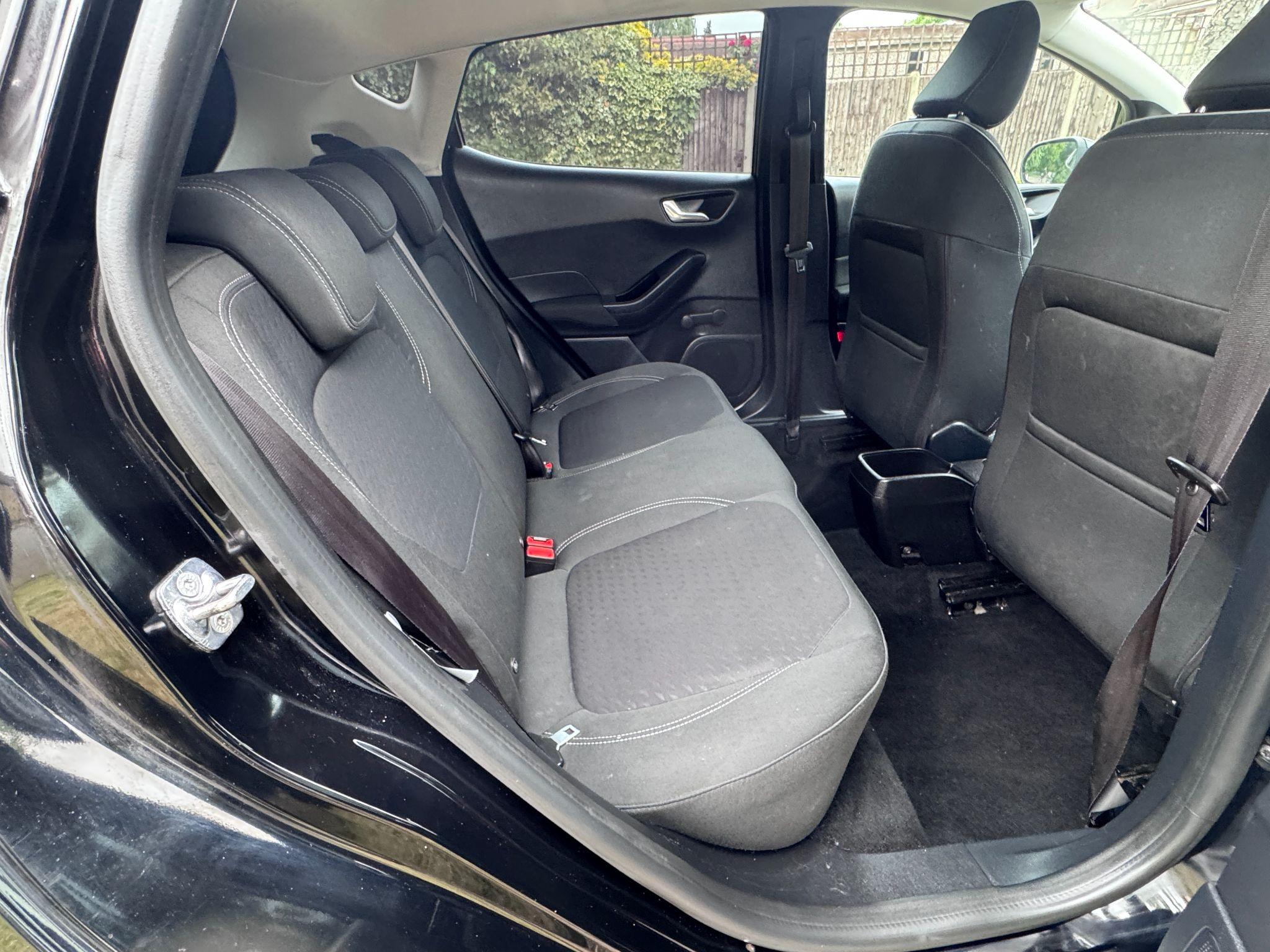 2018 Ford Fiesta image 22