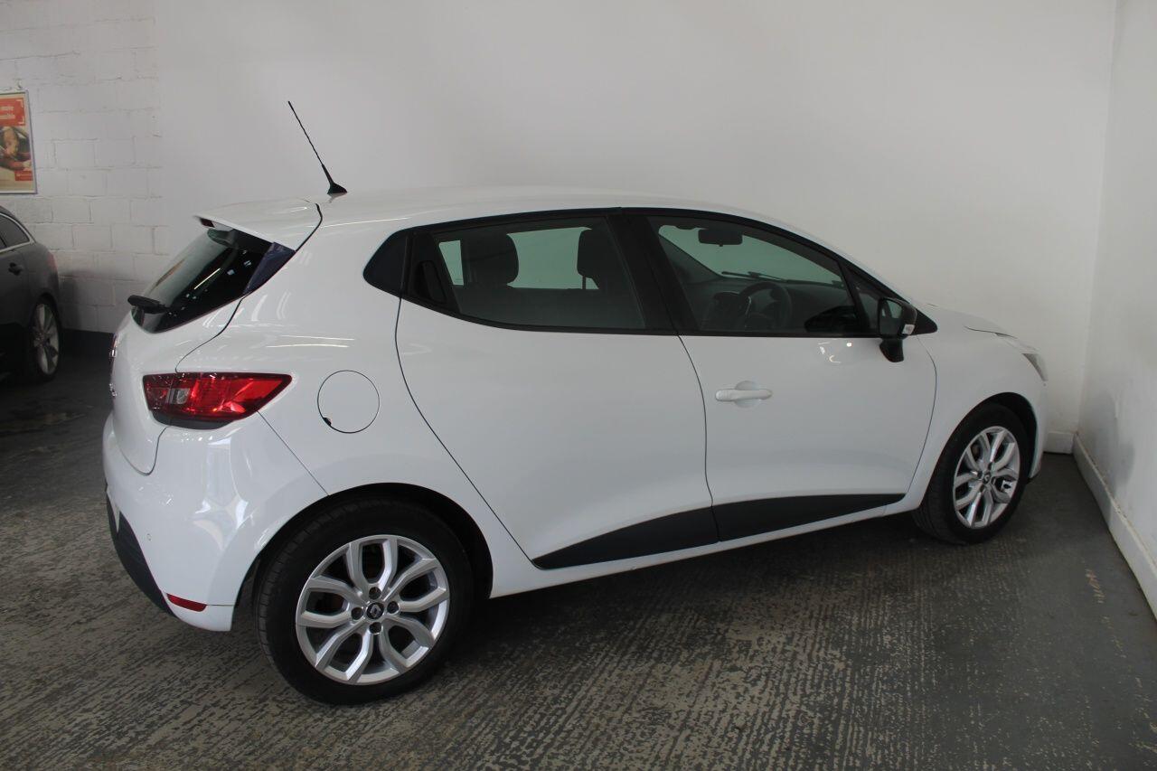 Renault Clio view 11