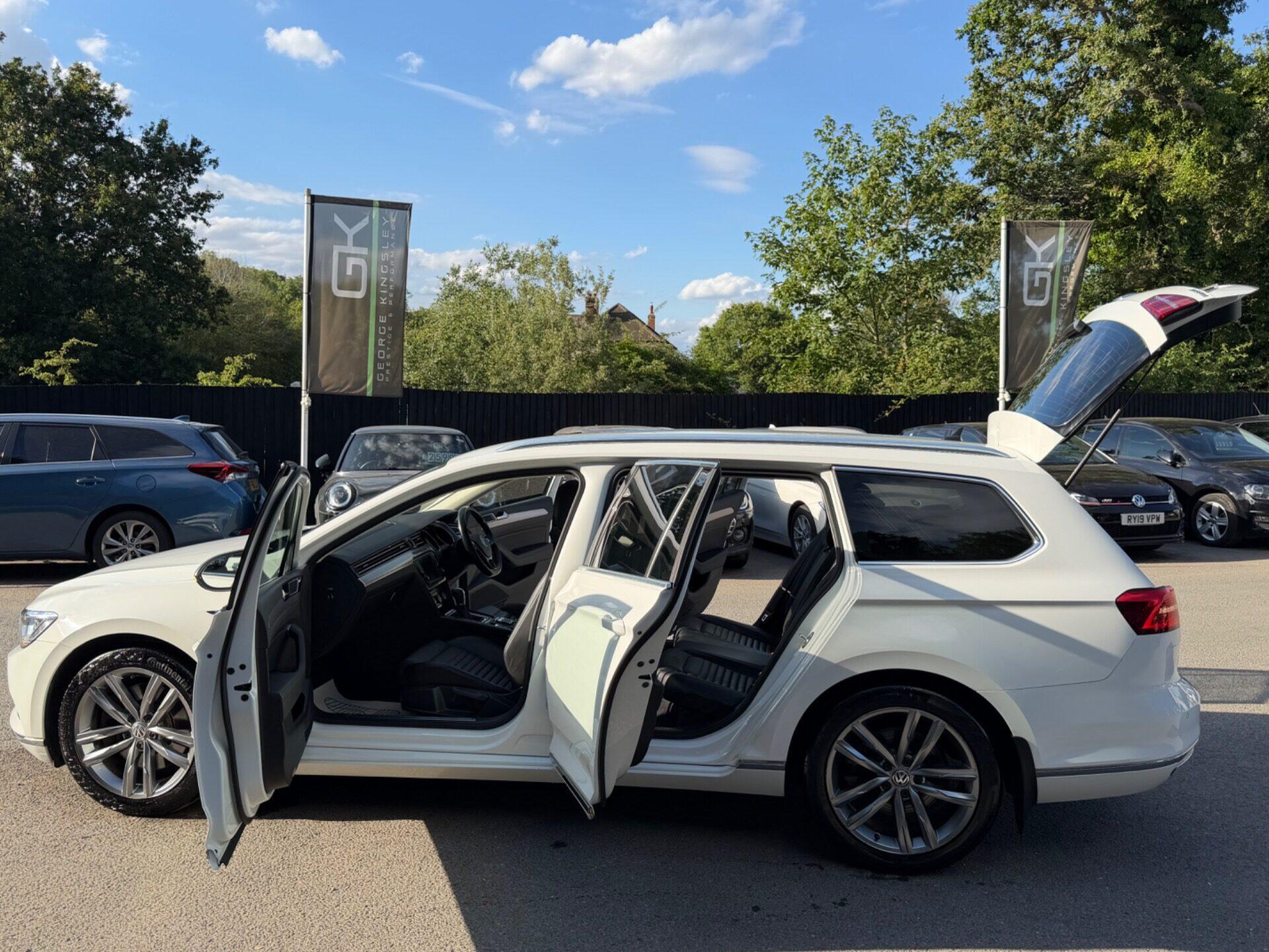 Volkswagen Passat view 22