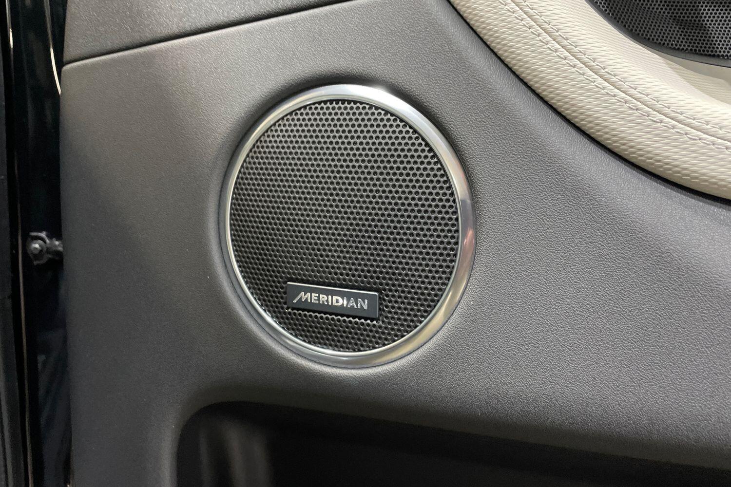 Land Rover Discovery Sport view 26