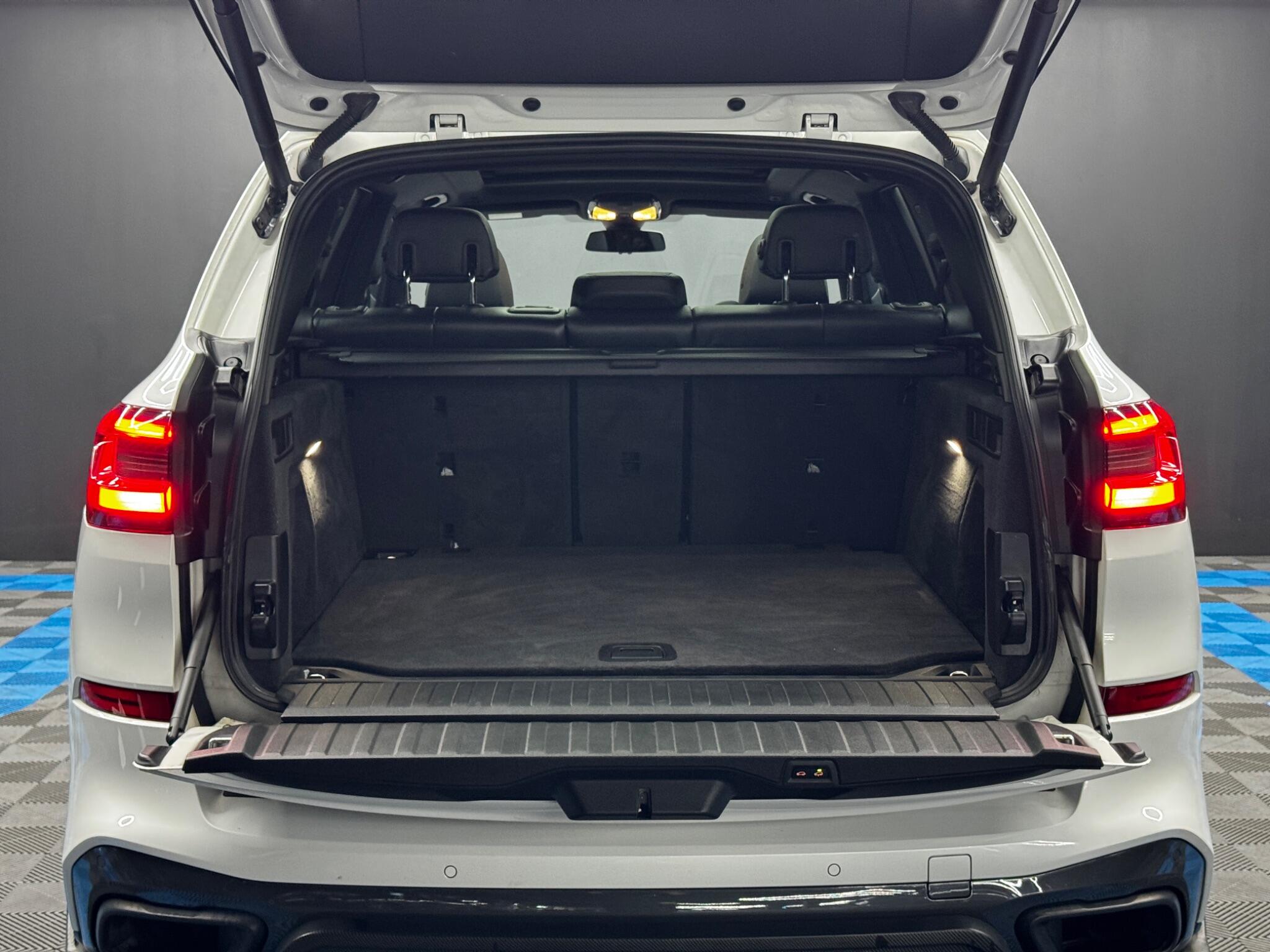 BMW X5 view 49