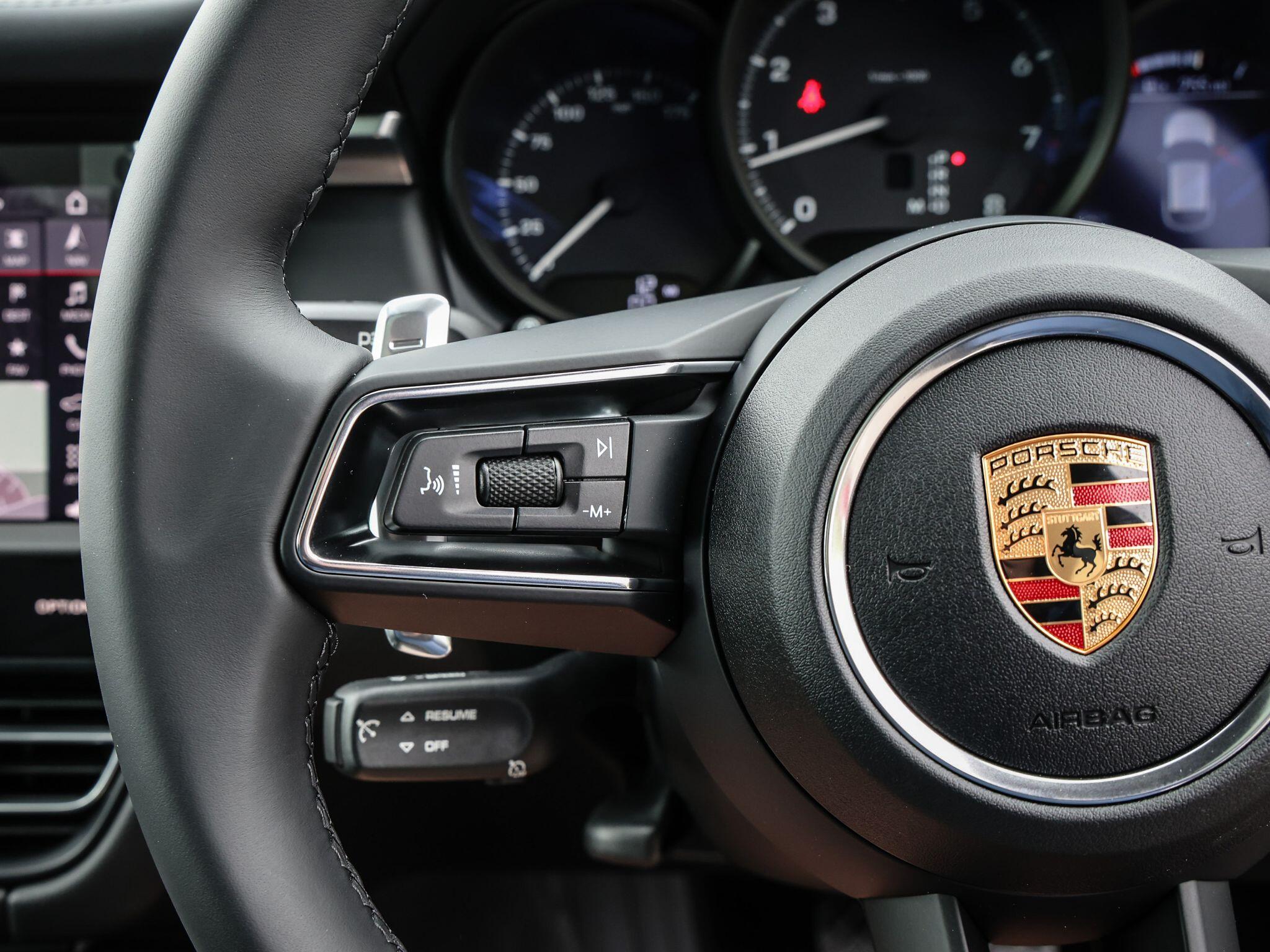 Porsche Macan view 48