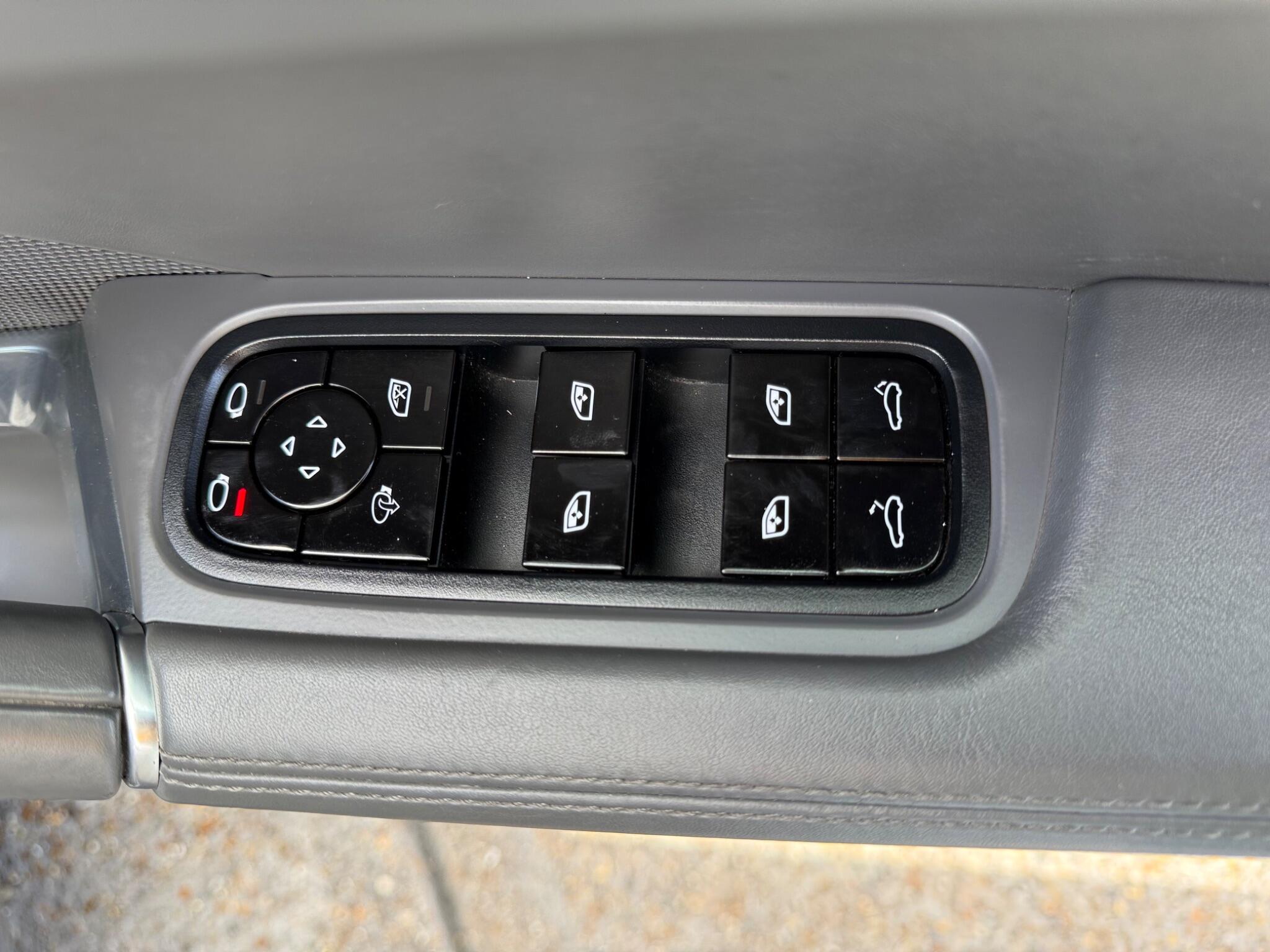 Porsche Cayenne view 25