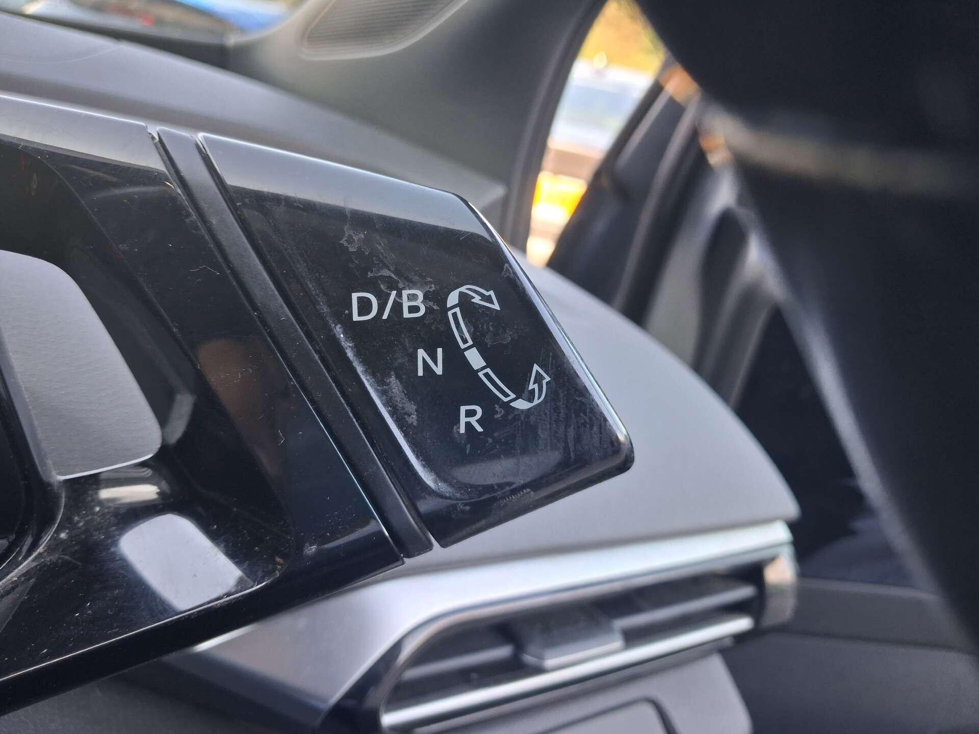 Volkswagen Id.4 view 17