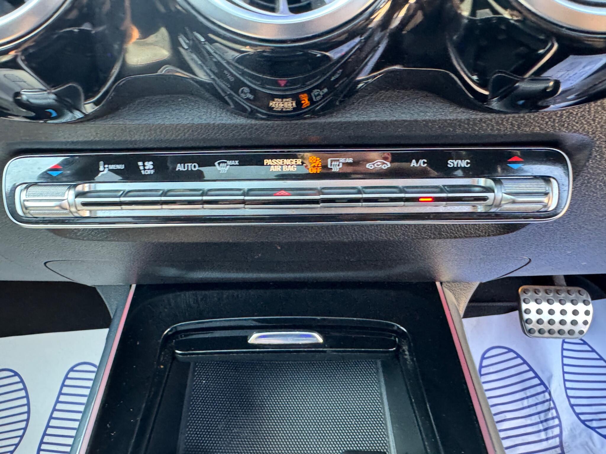 Mercedes-Benz GLB view 52