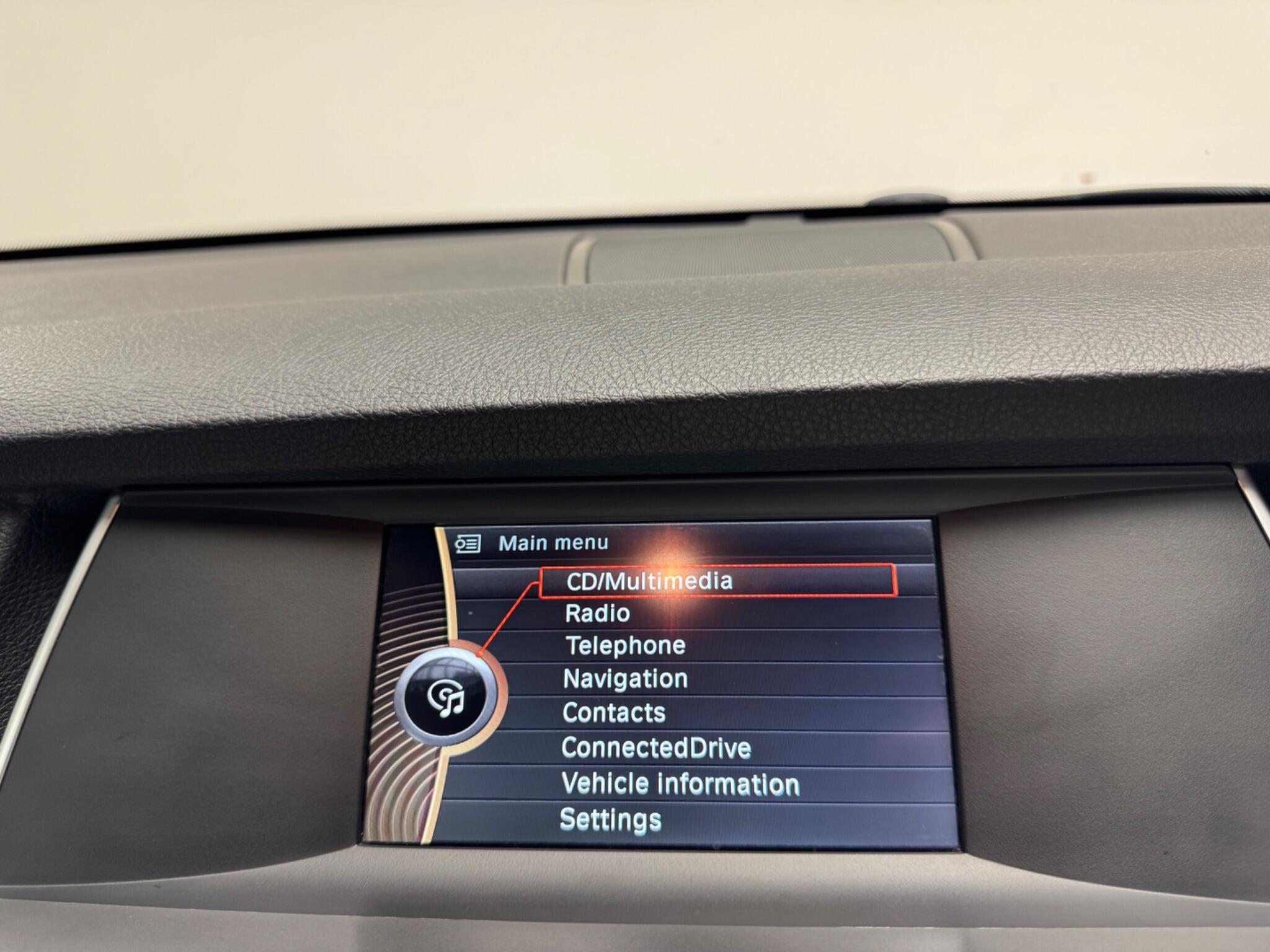 BMW 5 Series view 21