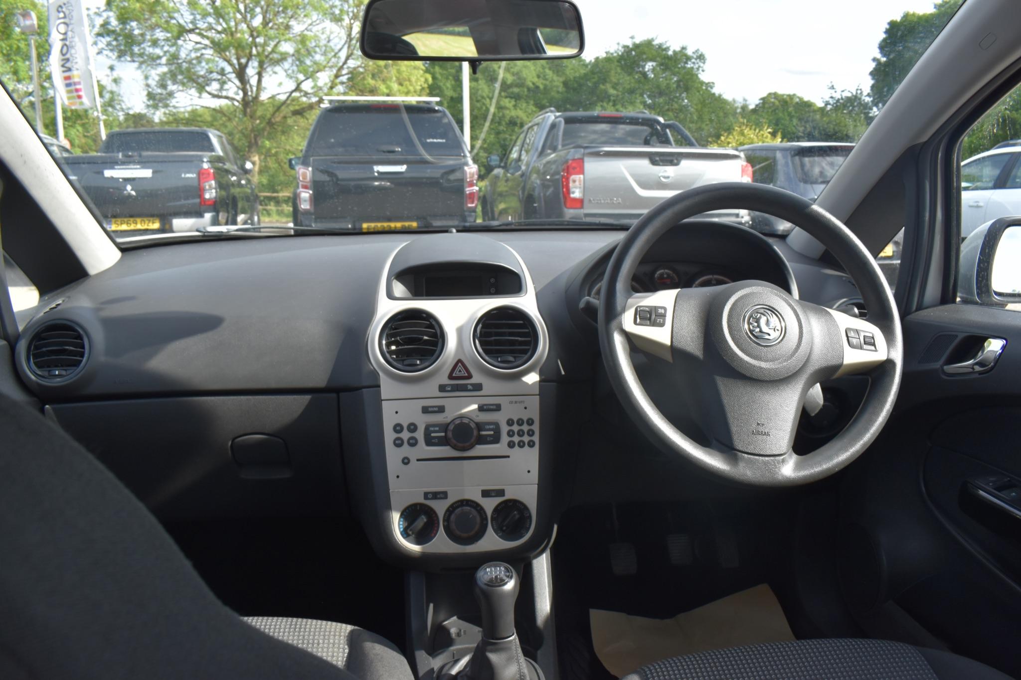 Corsa - 1.2i 16v Active 5dr - Image 14