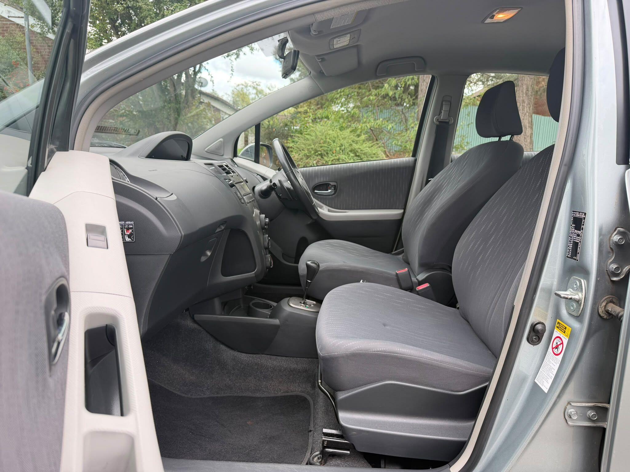 Toyota Yaris view 14