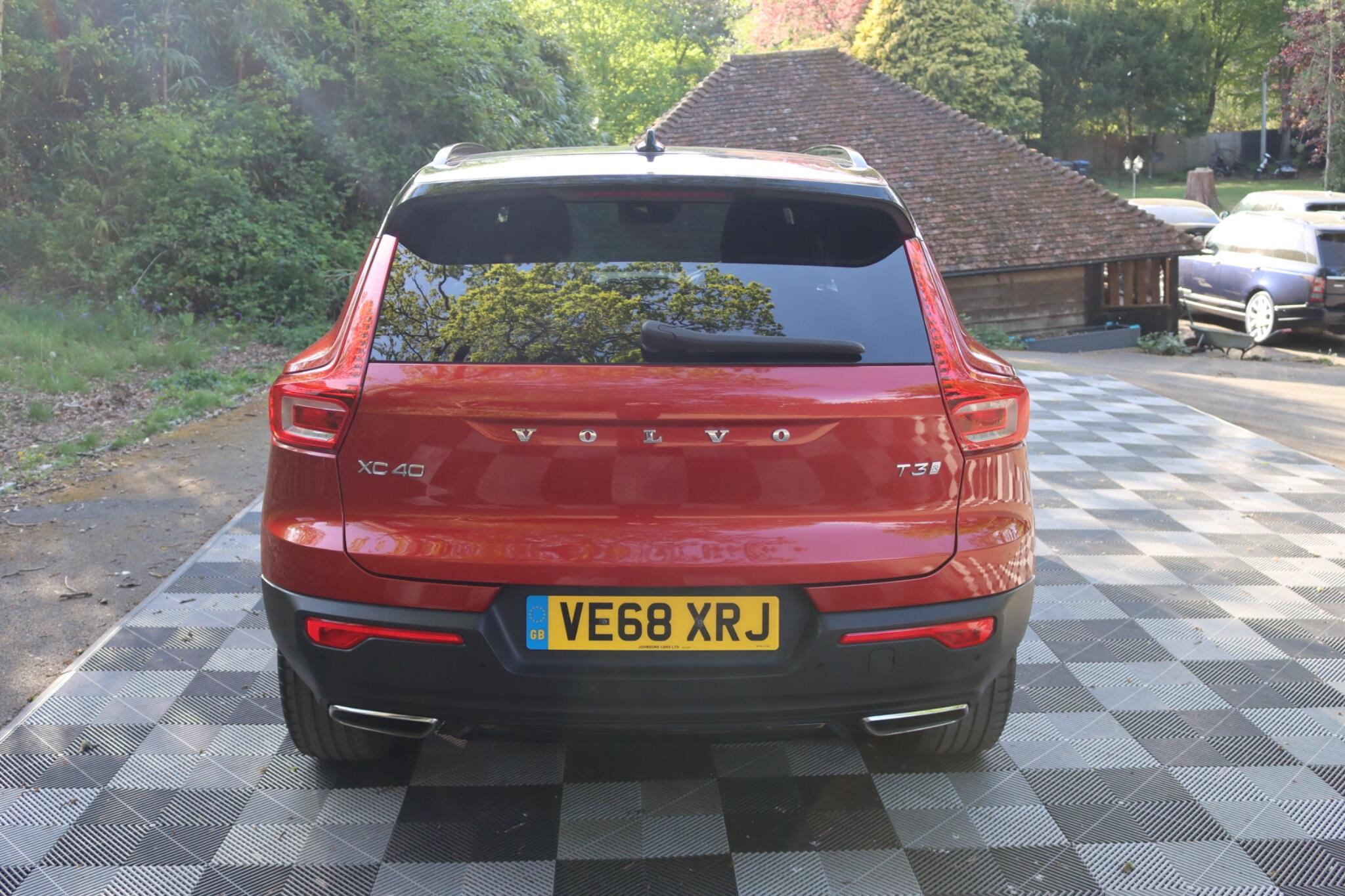 Volvo XC40 view 17