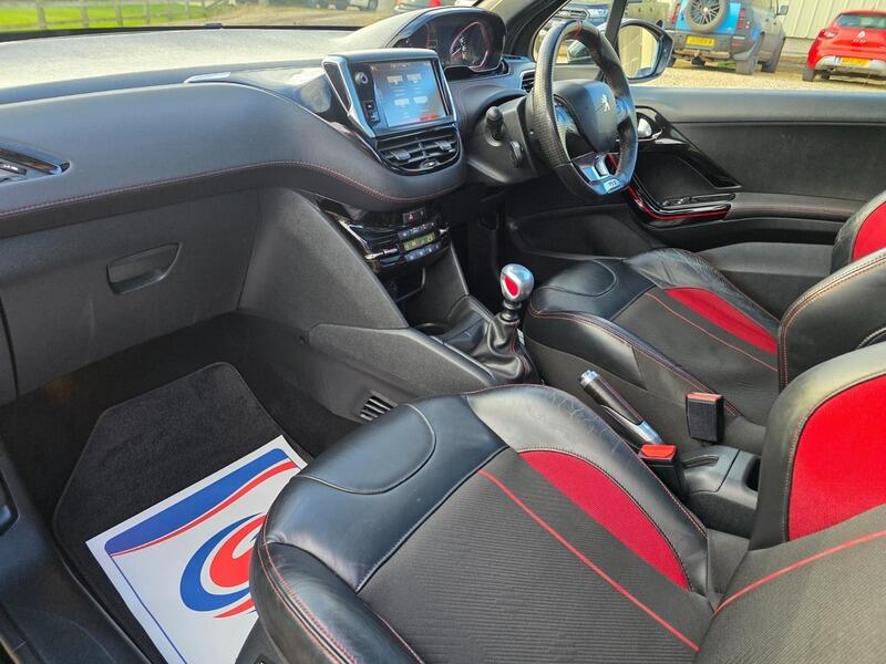 2016 Peugeot 208 image 26