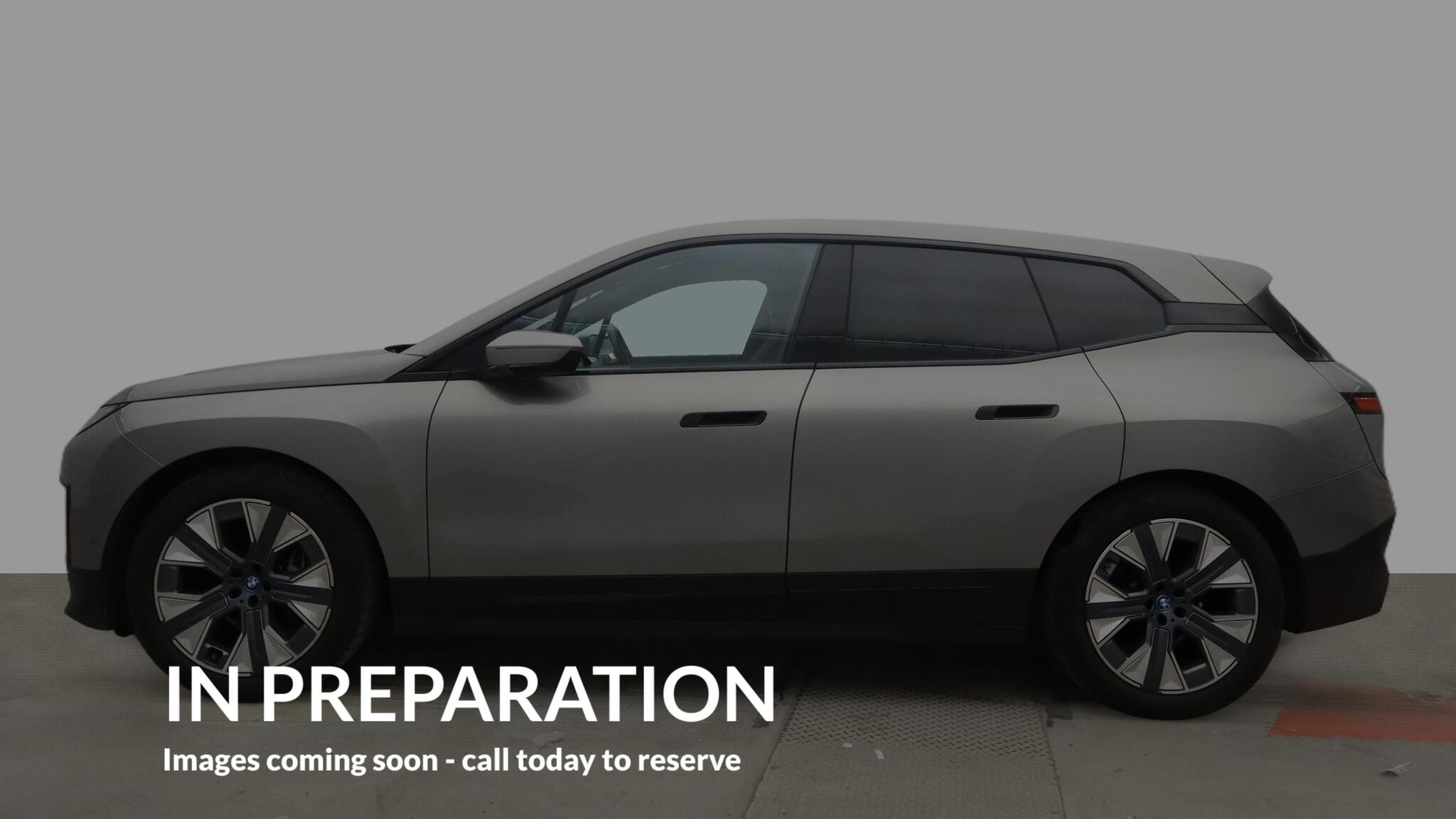 BMW Ix view 6