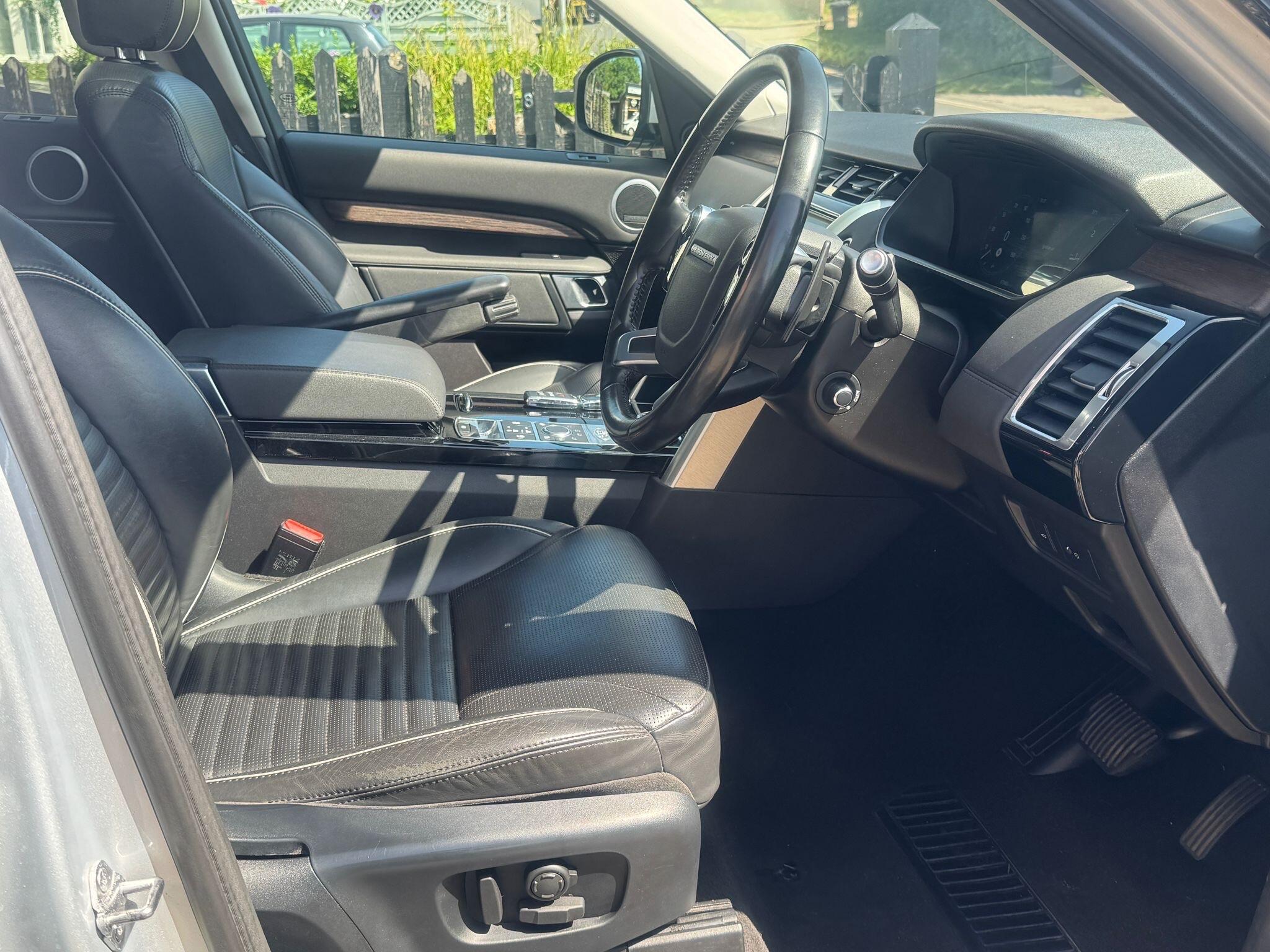 Land Rover Discovery view 21