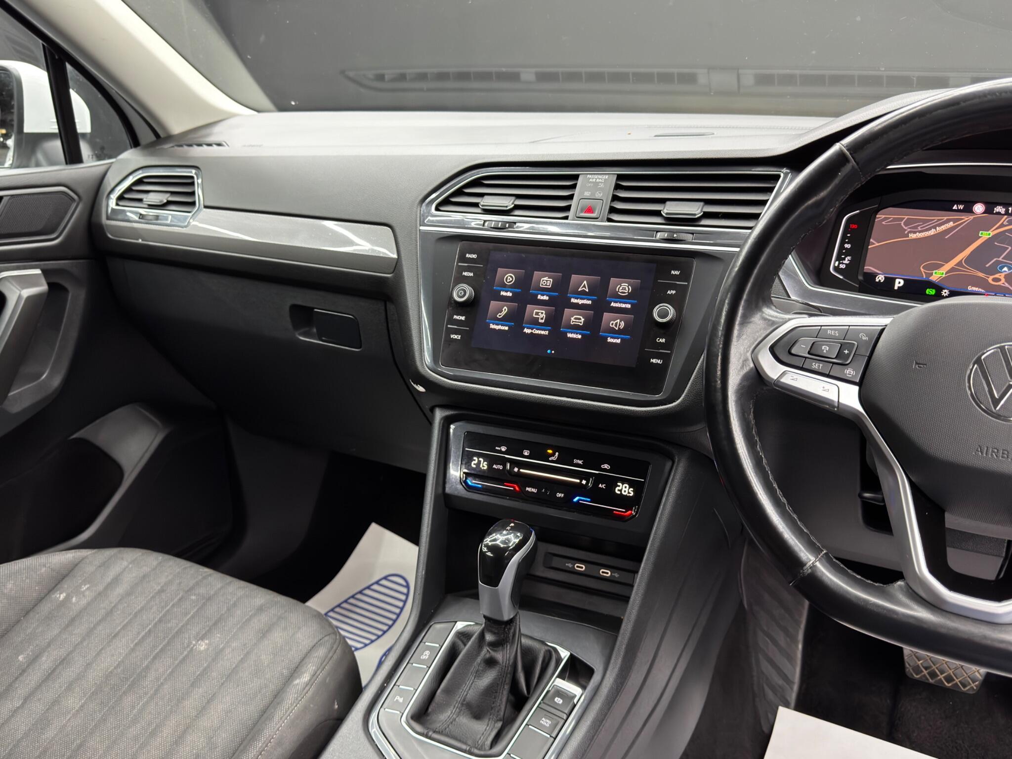Volkswagen Tiguan Allspace view 22