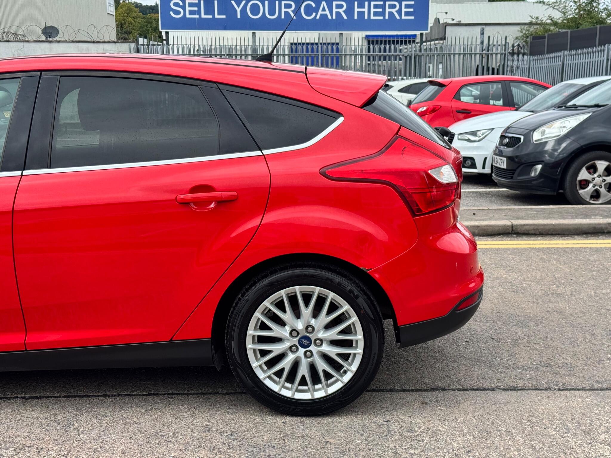 Ford Focus view 37