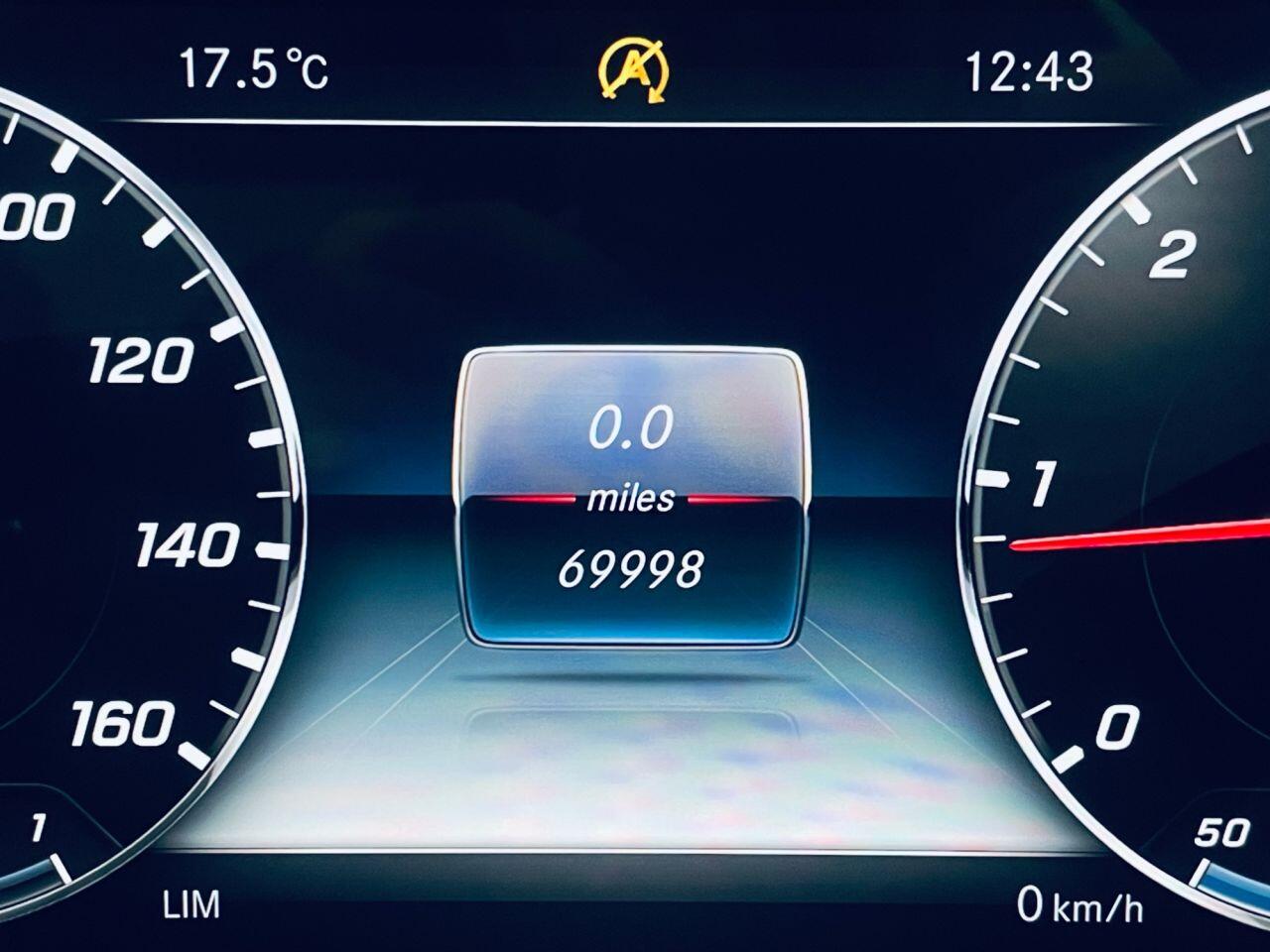 Mercedes-Benz E Class view 21