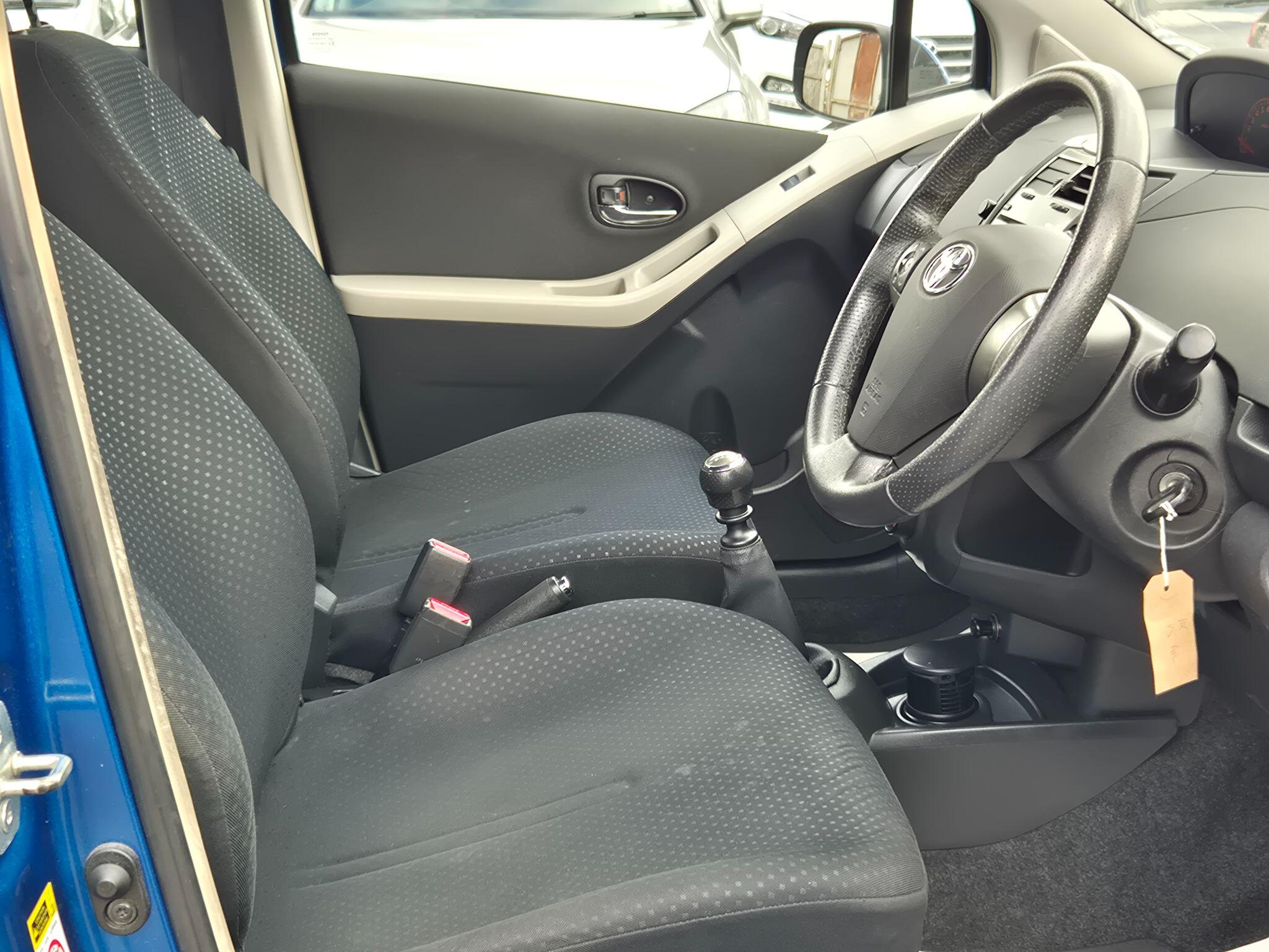 Toyota Yaris view 8