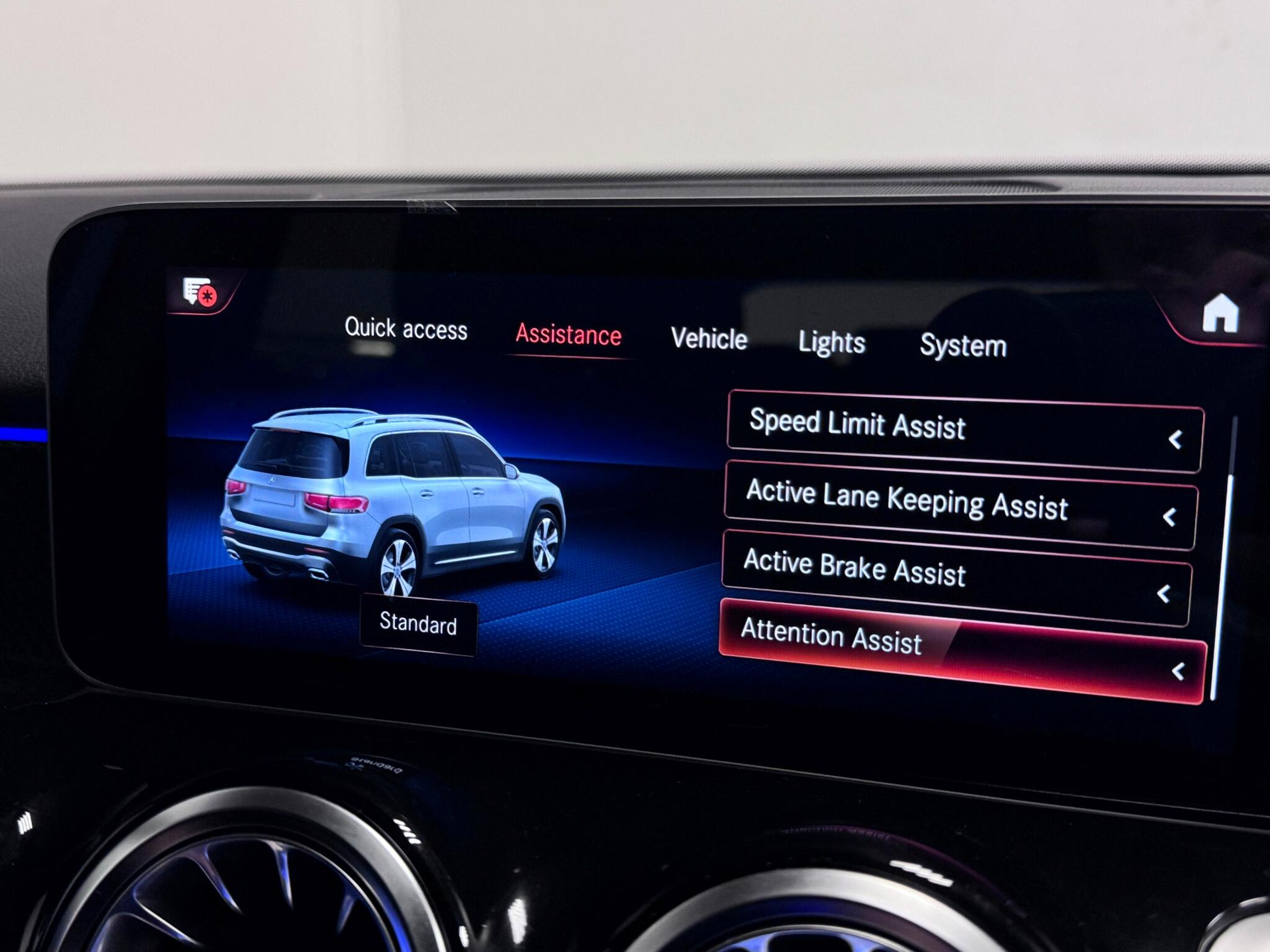 Mercedes-Benz GLB view 49
