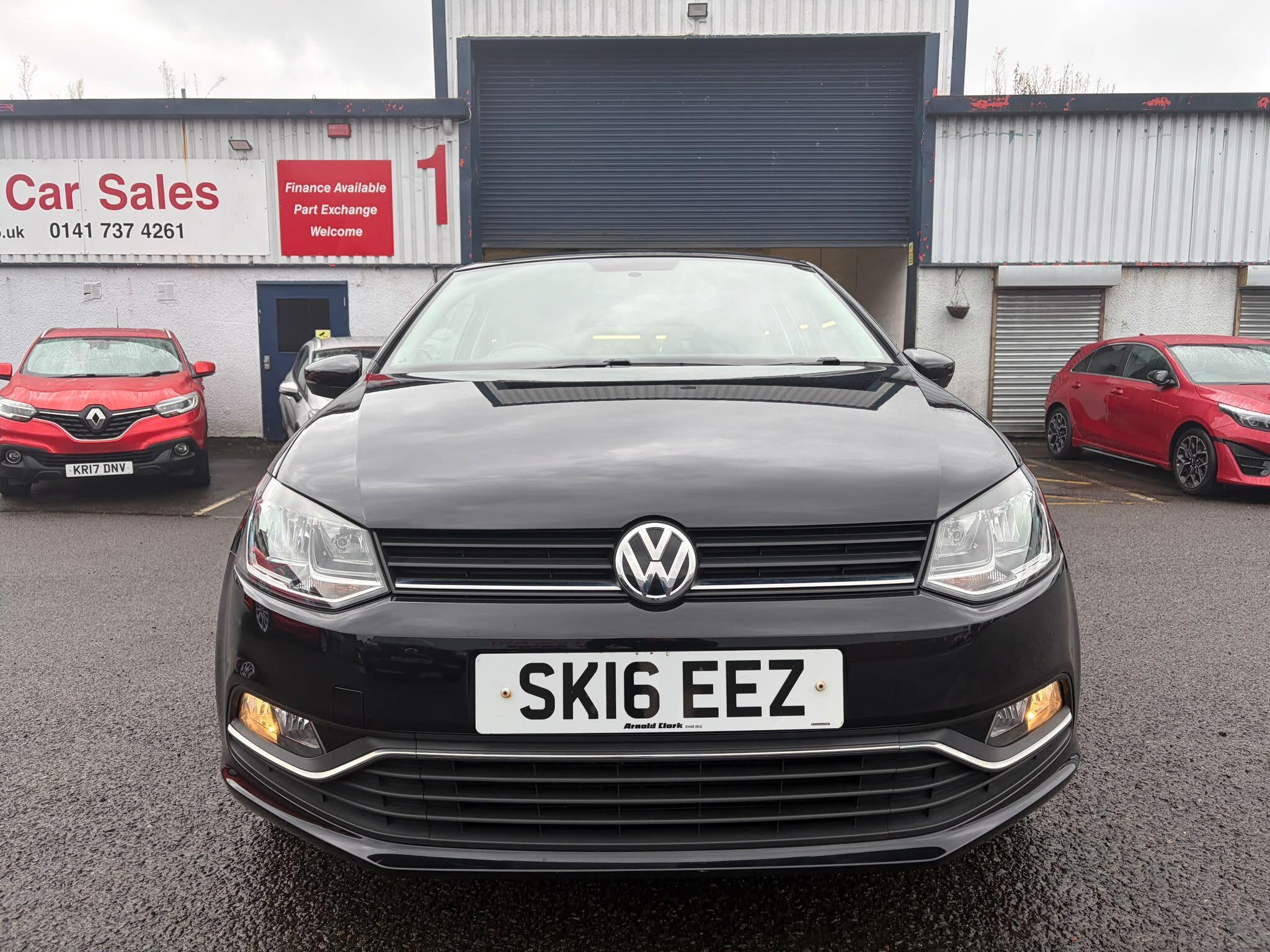 Volkswagen Polo view 2